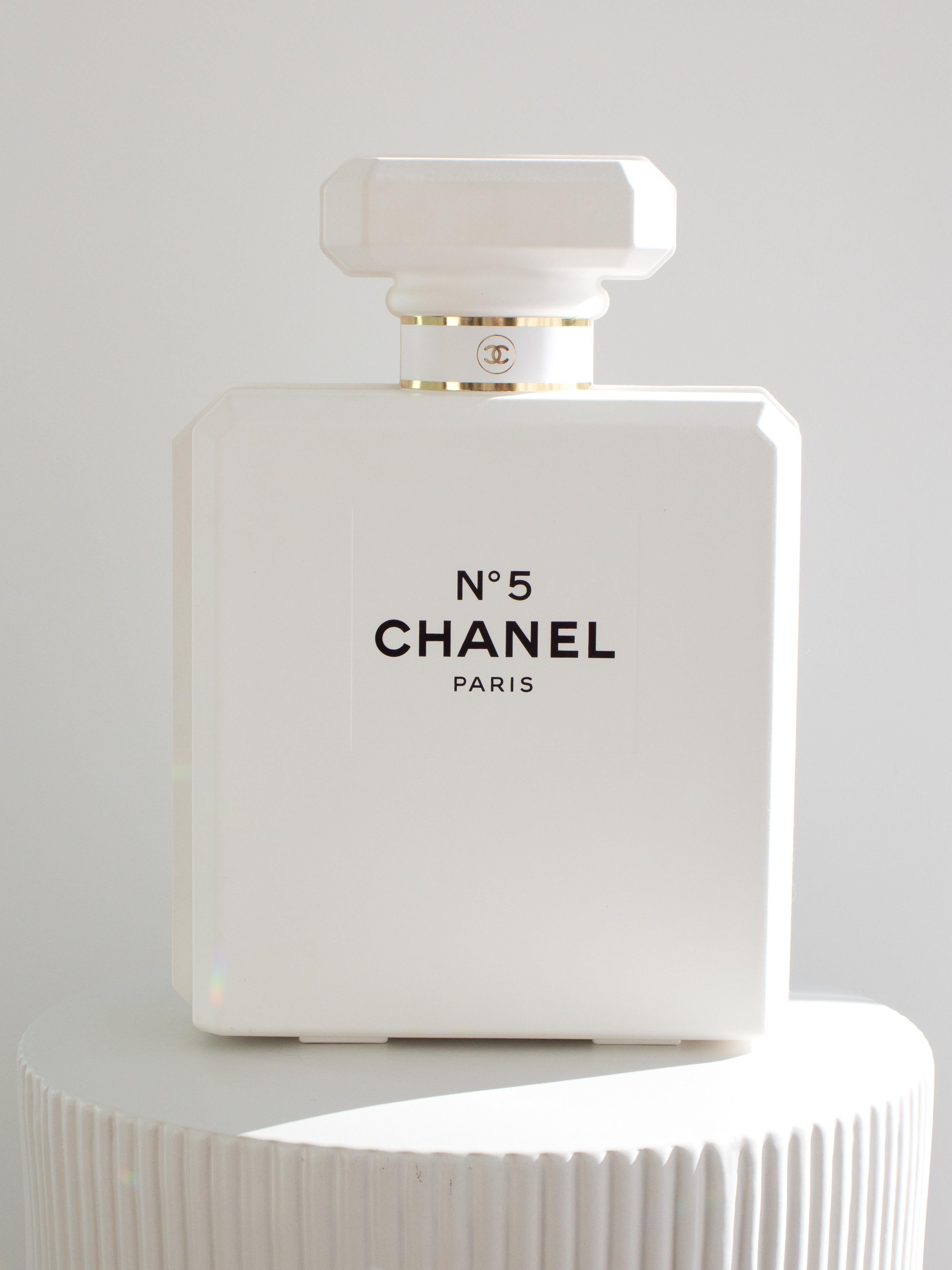 Chanel Advent Calendar Christmas édition limitée N5, pièce de collection du 100e anniversaire Excellent état - En vente à Jersey City, NJ