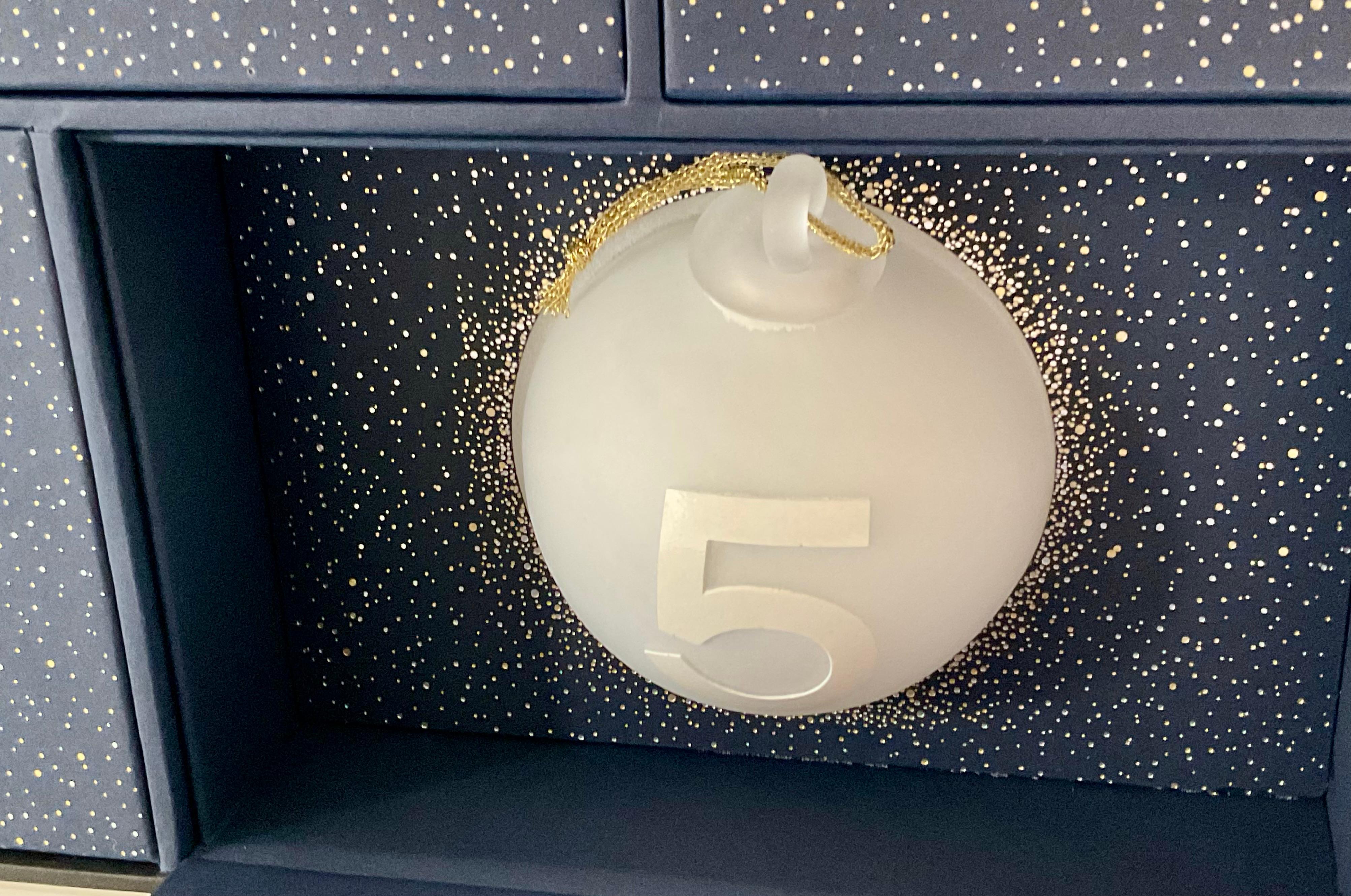 Chanel Advent Calendar Christmas Ultra-Rare Worldwide Exclusive 2025 im Angebot 11