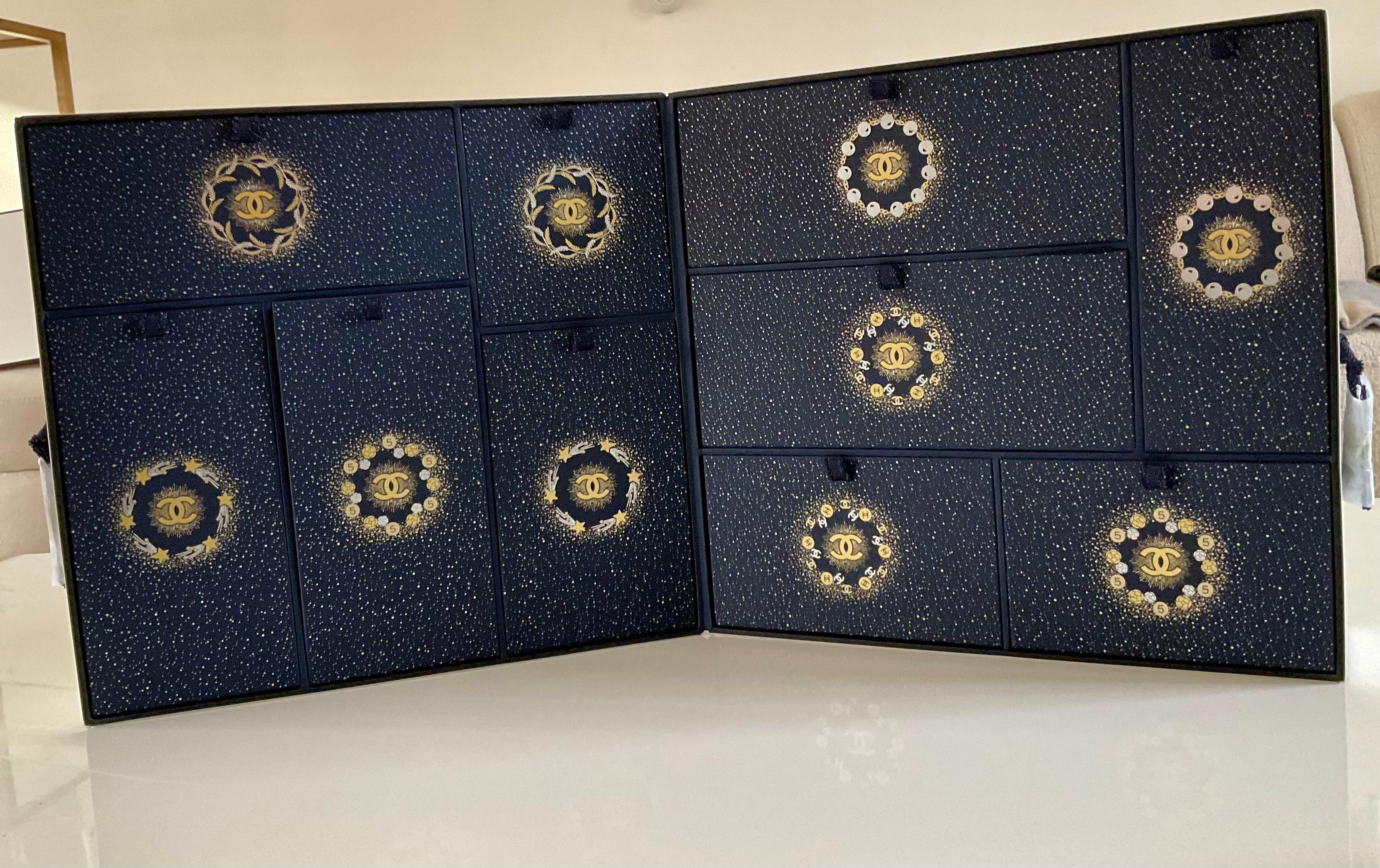 Chanel Advent Calendar Christmas Ultra-Rare Worldwide Exclusive 2025 (Schwarz) im Angebot