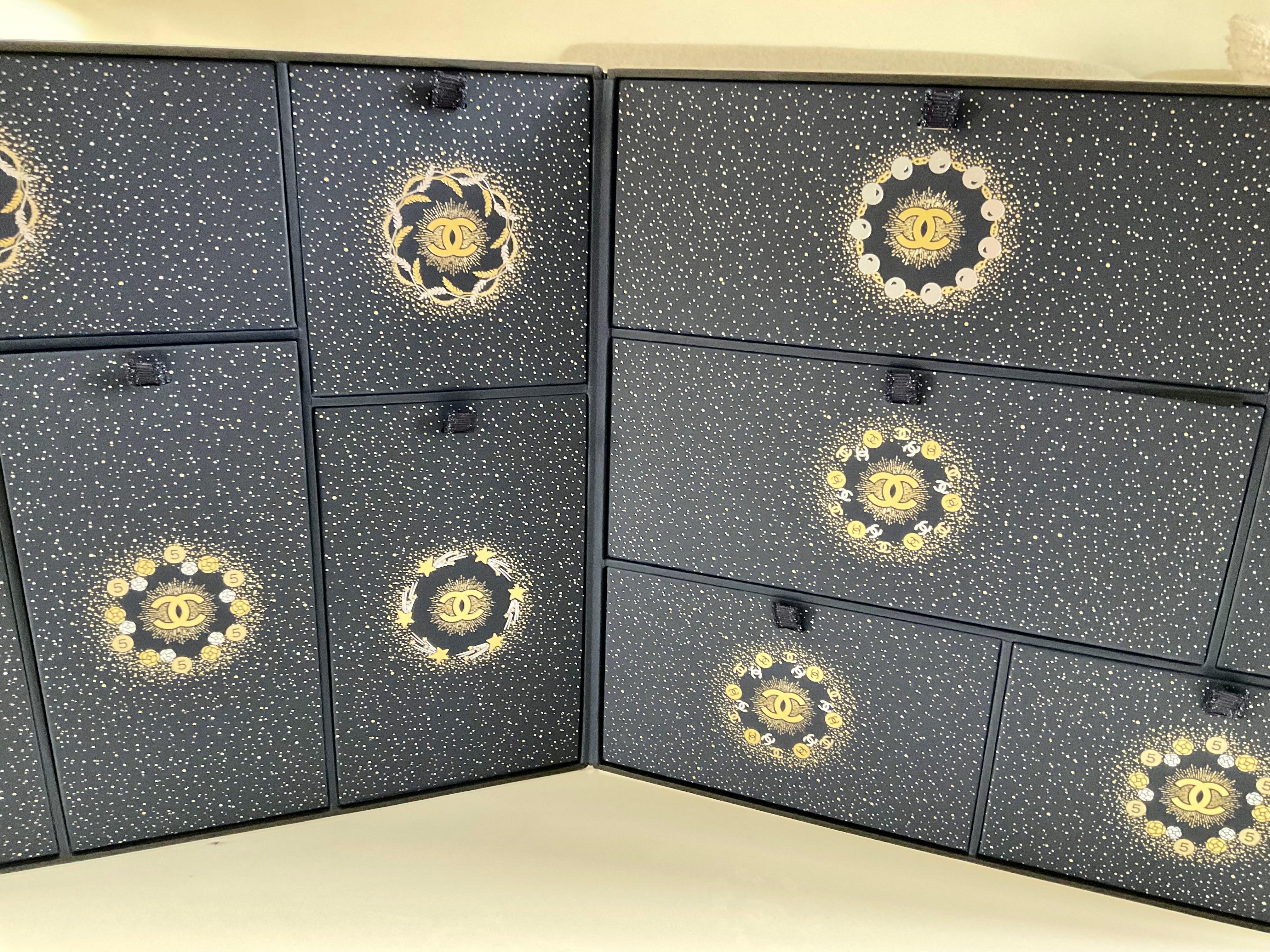 Chanel Advent Calendar Christmas Ultra-Rare Worldwide Exclusive 2025 für Damen oder Herren im Angebot