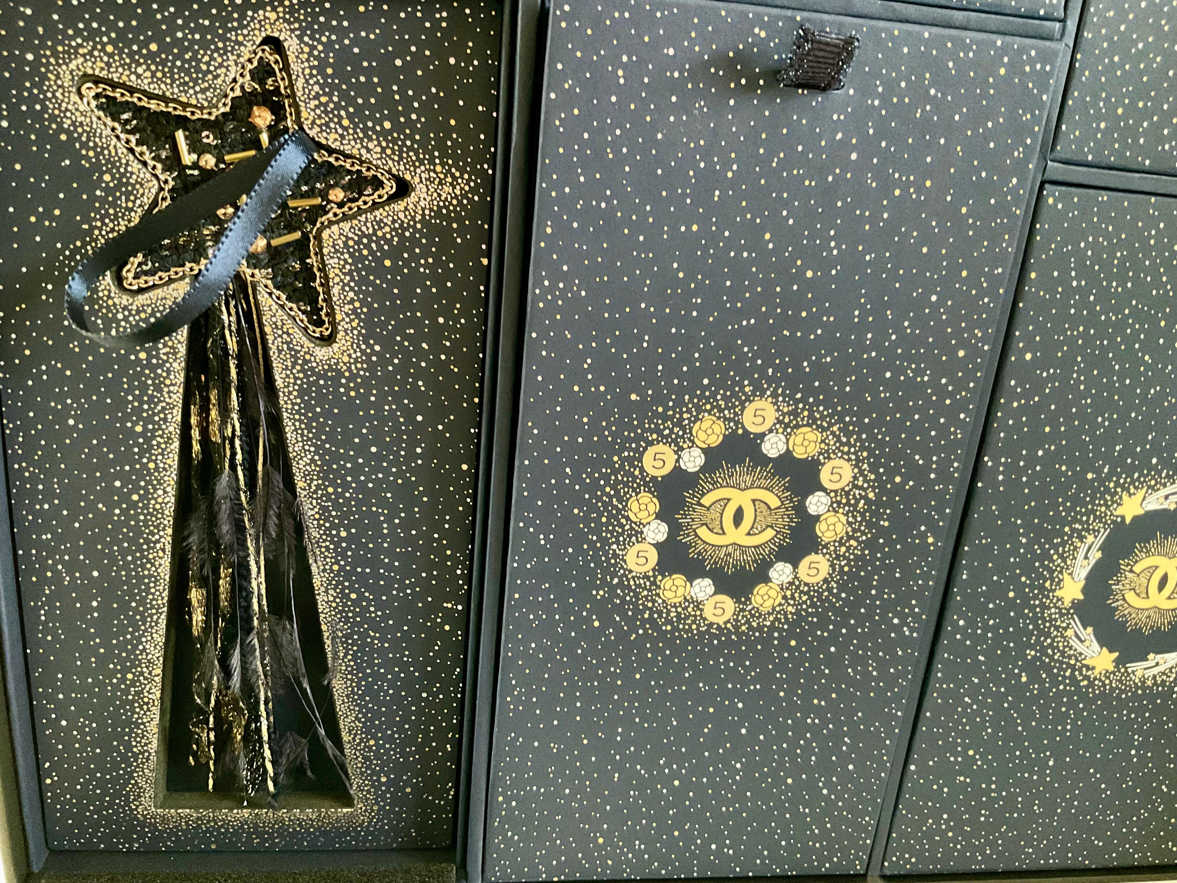 Chanel Advent Calendar Christmas Ultra-Rare Worldwide Exclusive 2025 im Angebot 3