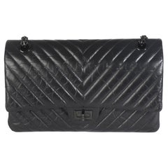 Borsa Chanel in pelle di vitello invecchiata Chevron 2.55 So Black Reissue 226 Flap