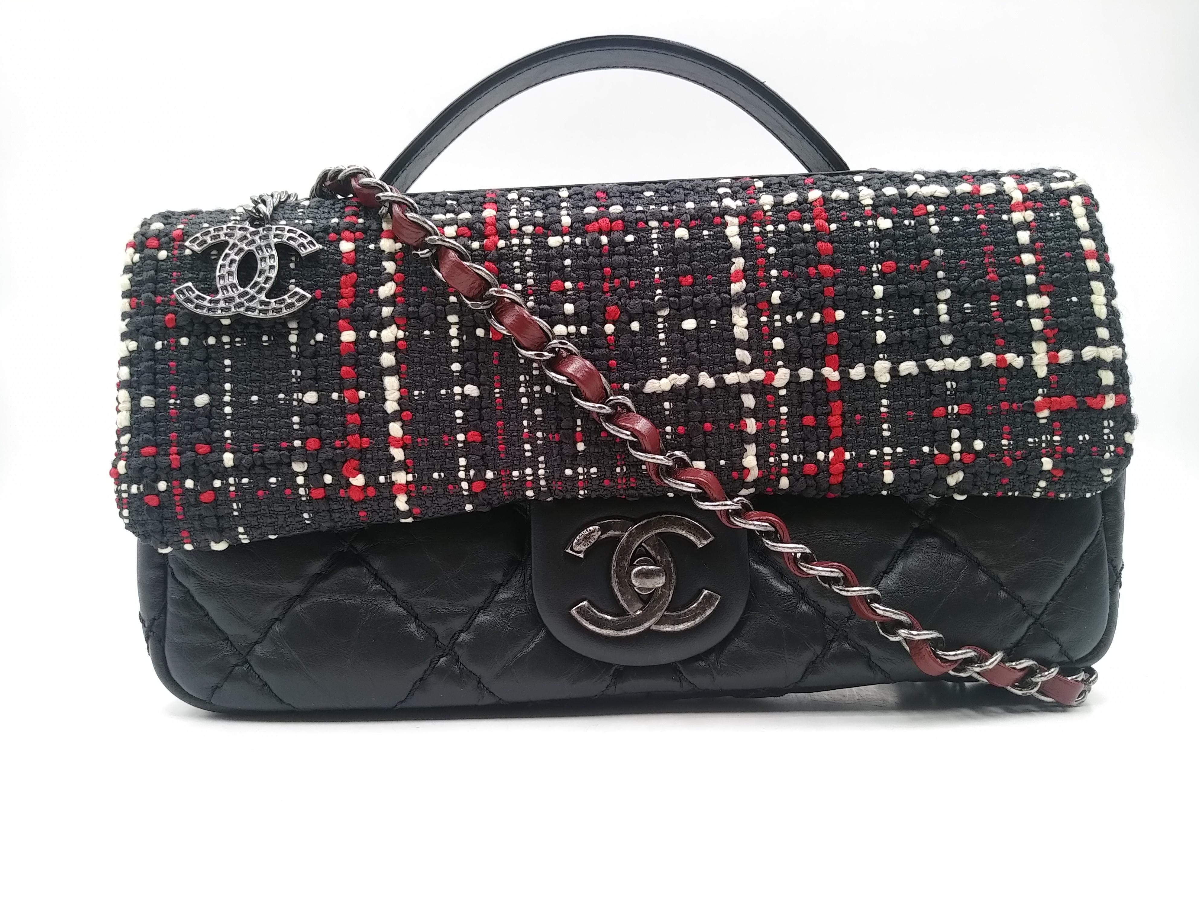 Chanel Airlines Top Handle Flap Bag aus Tweed und gestepptem gealtertem Kalbsleder Medium 6