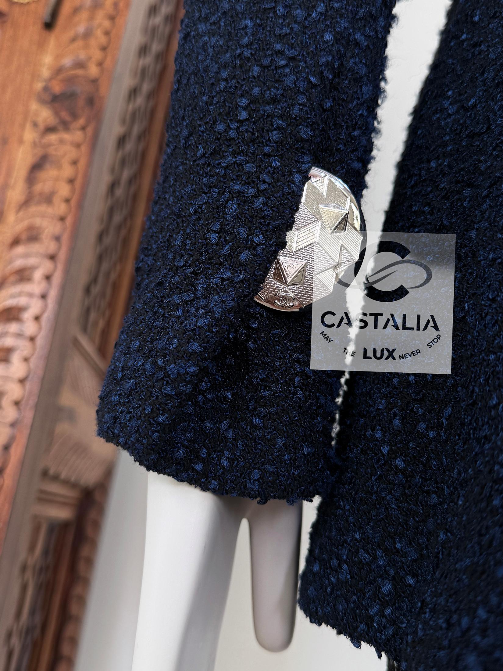 Chanel Airport Collection CC Buttons Navy Tweed Jacket 38 FR For Sale 3