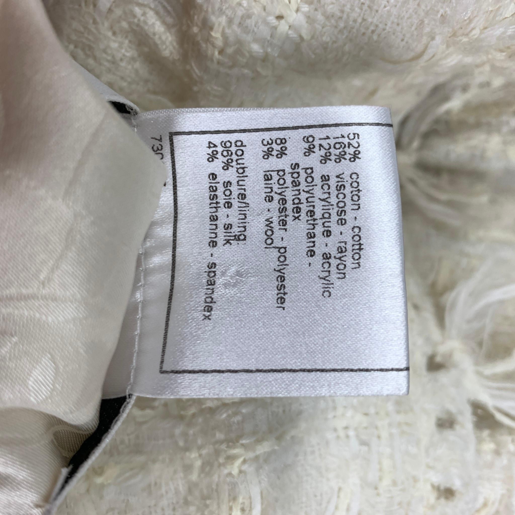 CHANEL AL639 05C Size 4 Cream Boucle Cotton Blend Jacket In Good Condition In San Francisco, CA