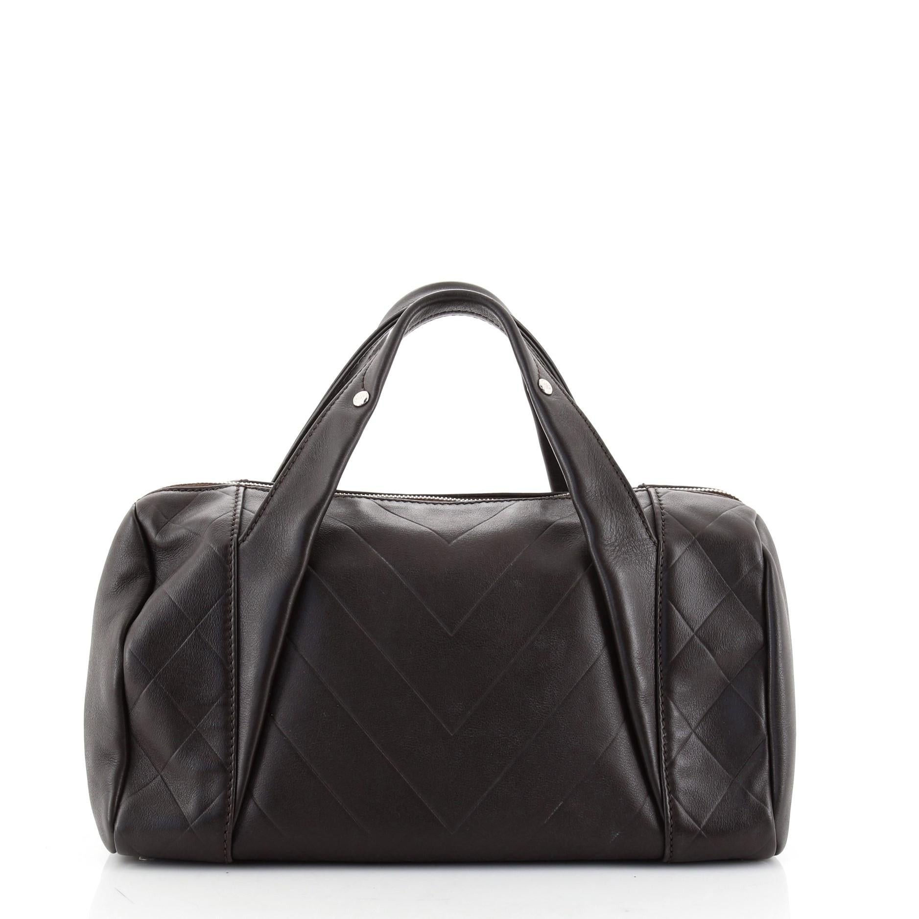 Chanel All Day Long Bowler Tasche Chevron Leder Medium im Zustand „Gut“ in NY, NY