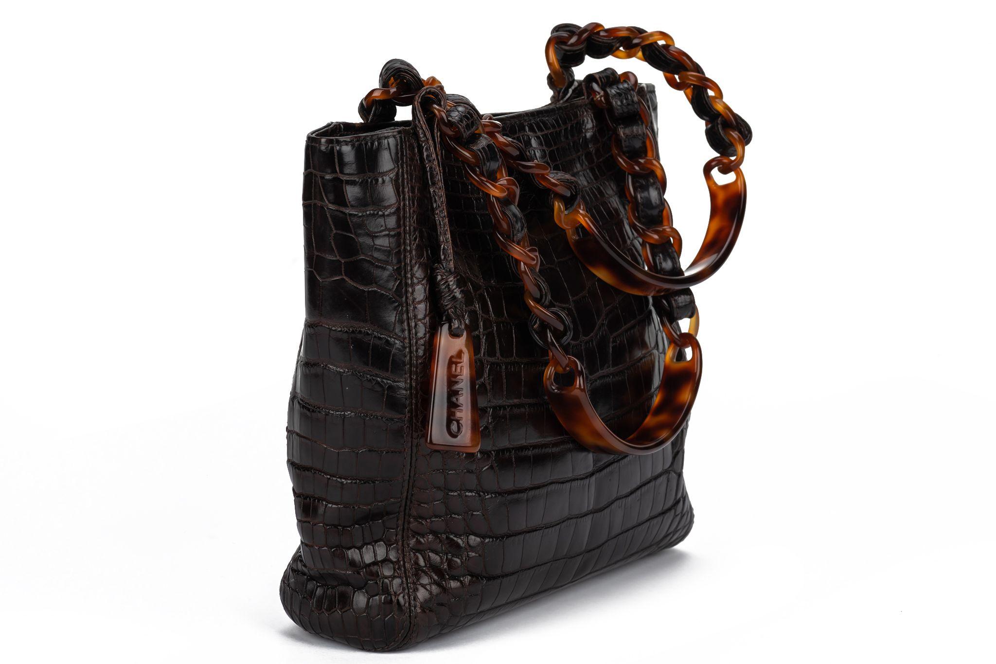 Chanel Alligatorleder-Tasche mit Schildpatt-Kette (Schwarz) im Angebot
