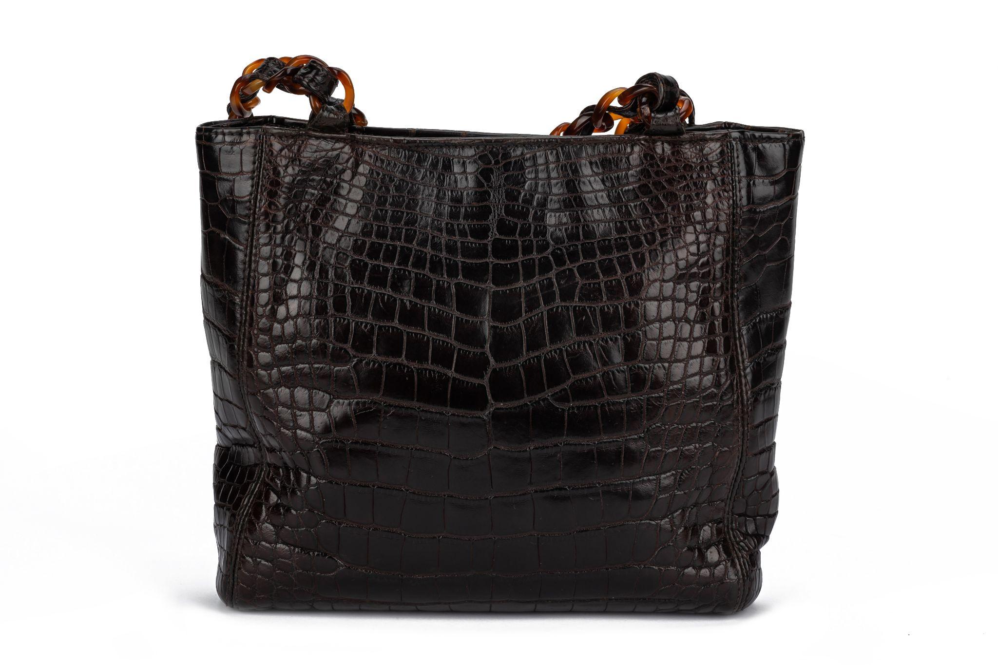 Chanel Alligatorleder-Tasche mit Schildpatt-Kette im Angebot 3