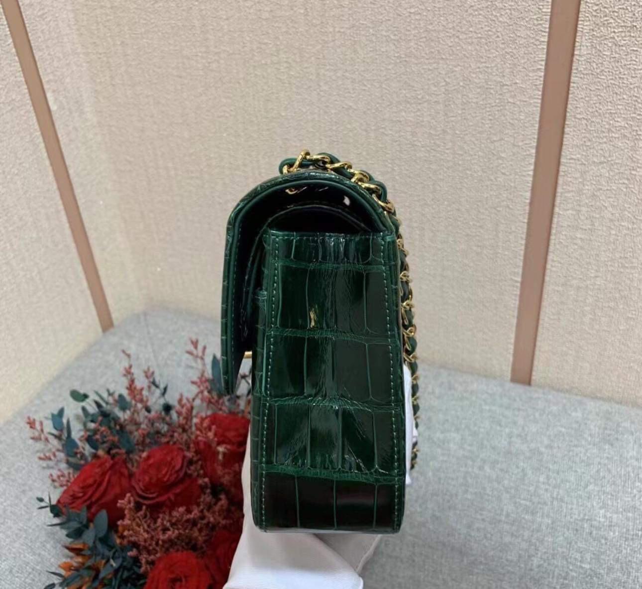 Chanel Alligator Medium Emerald Double Flap Bag with Gold Hardware In New Condition For Sale In New York, NY