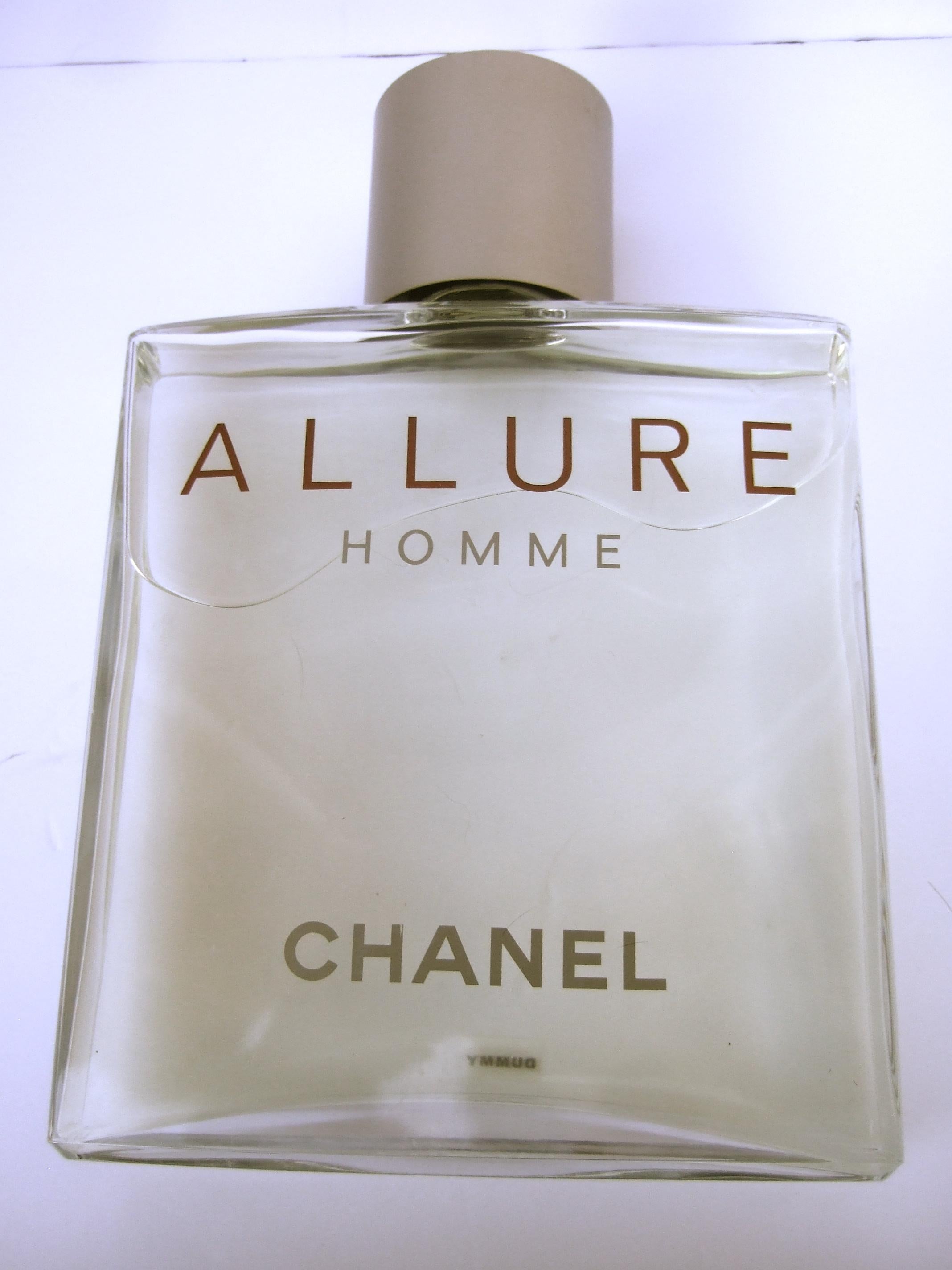 Chanel Allure Homme grande bouteille de factice en verre en vente 3