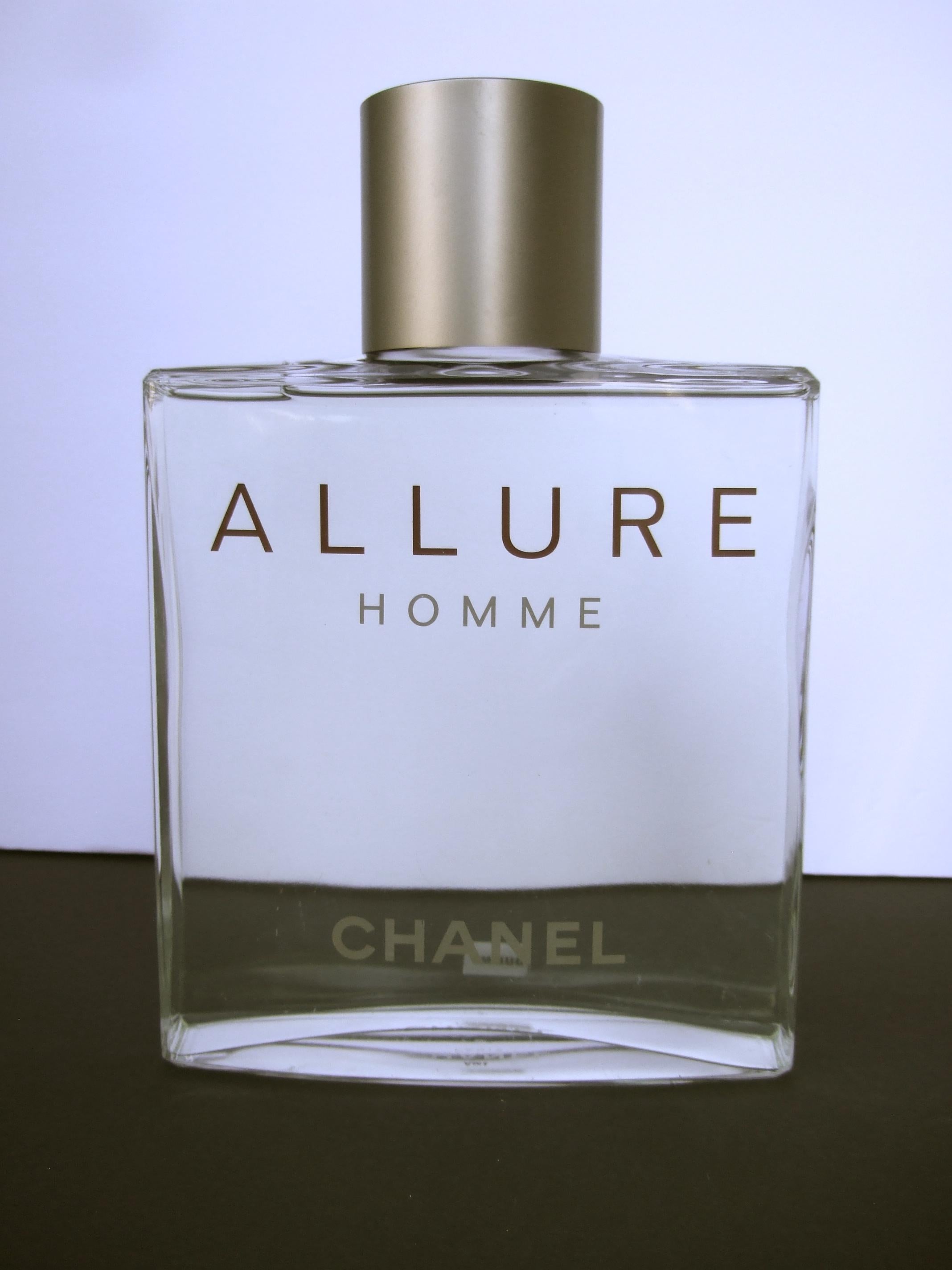 Chanel Allure Homme grande bouteille de factice en verre en vente 4