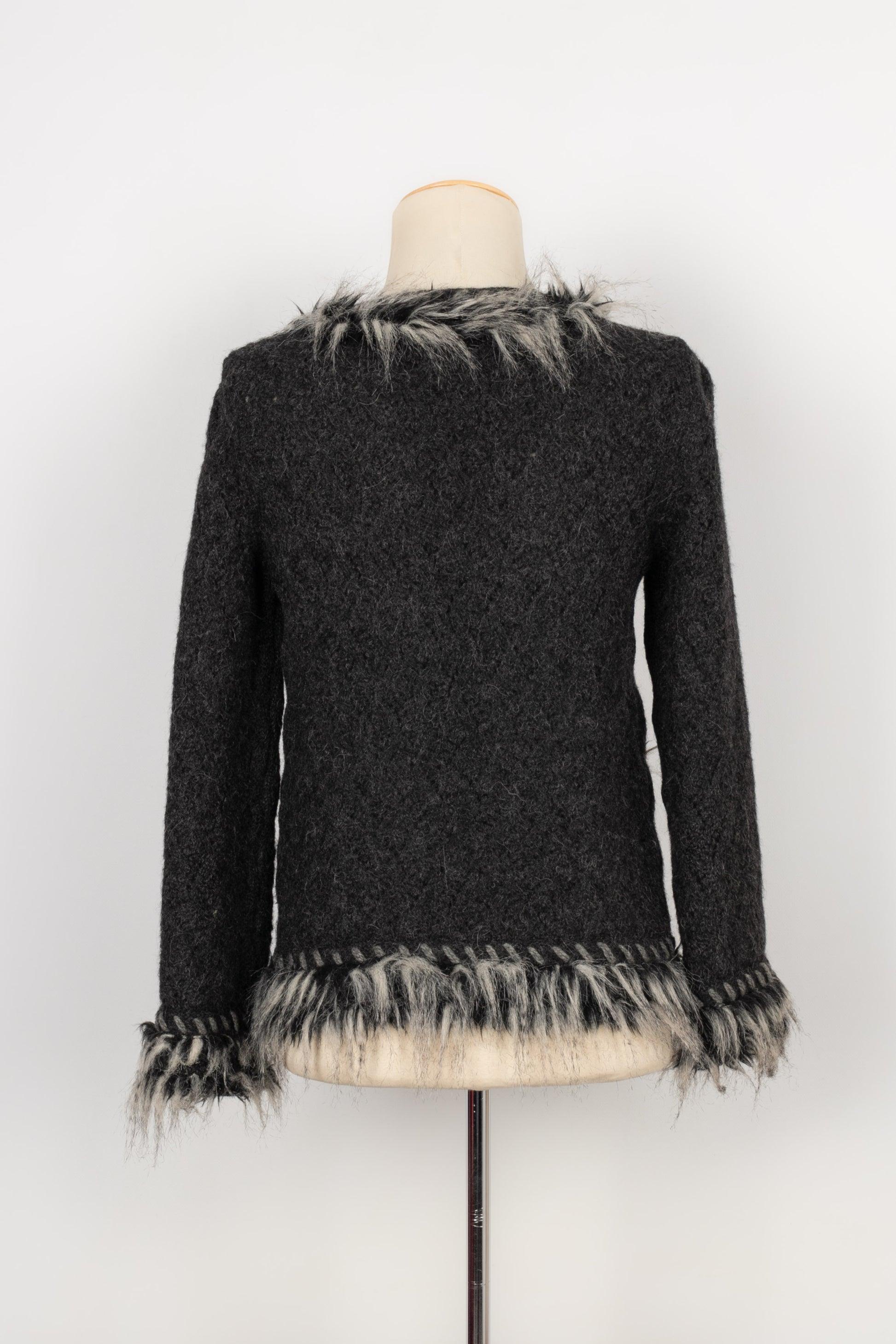 Chanel Alpaca and Cashmere Jacket Embroidered with Faux Fur In Excellent Condition For Sale In SAINT-OUEN-SUR-SEINE, FR