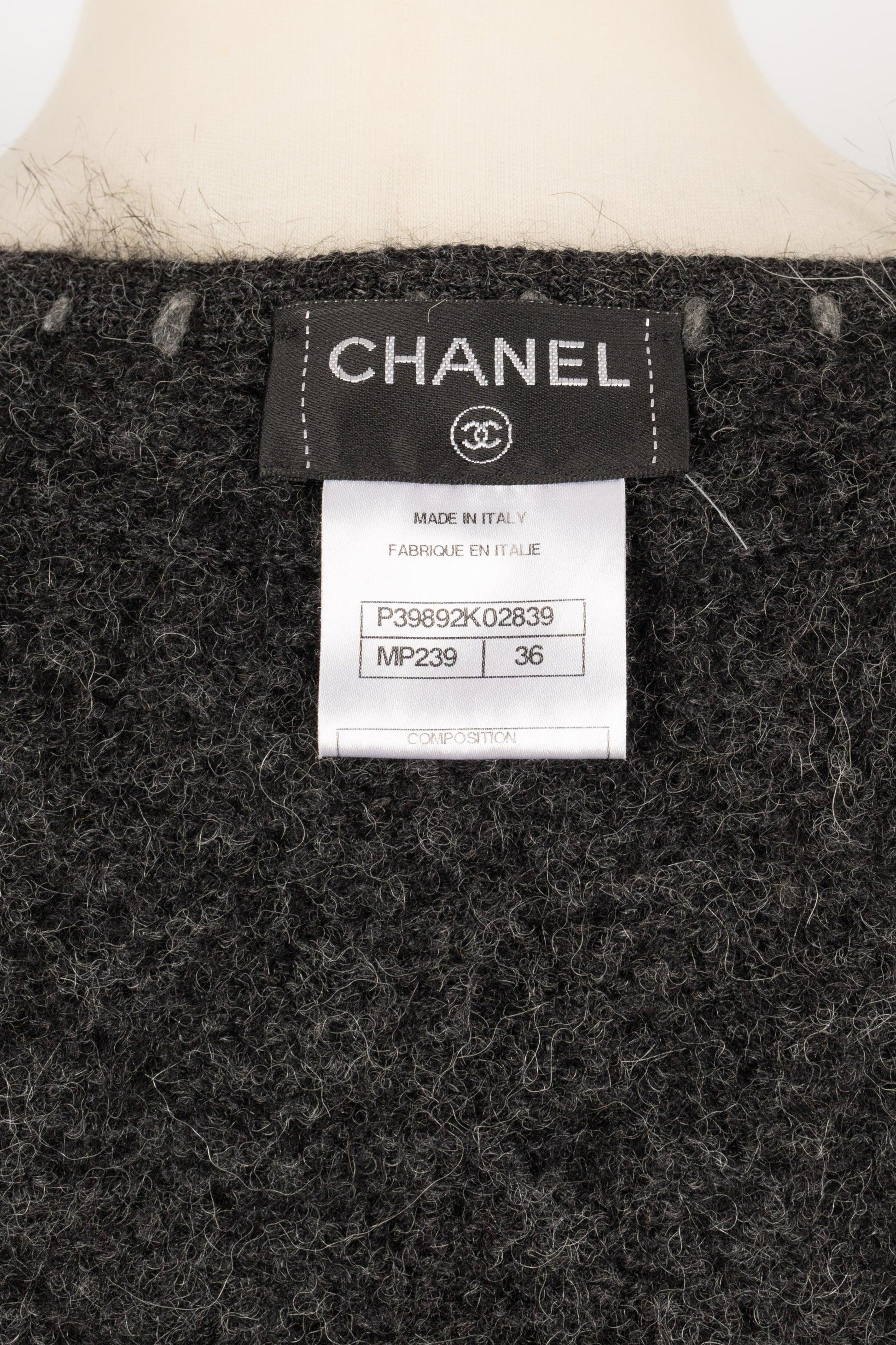 Chanel Alpaca and Cashmere Jacket Embroidered with Faux Fur For Sale 4