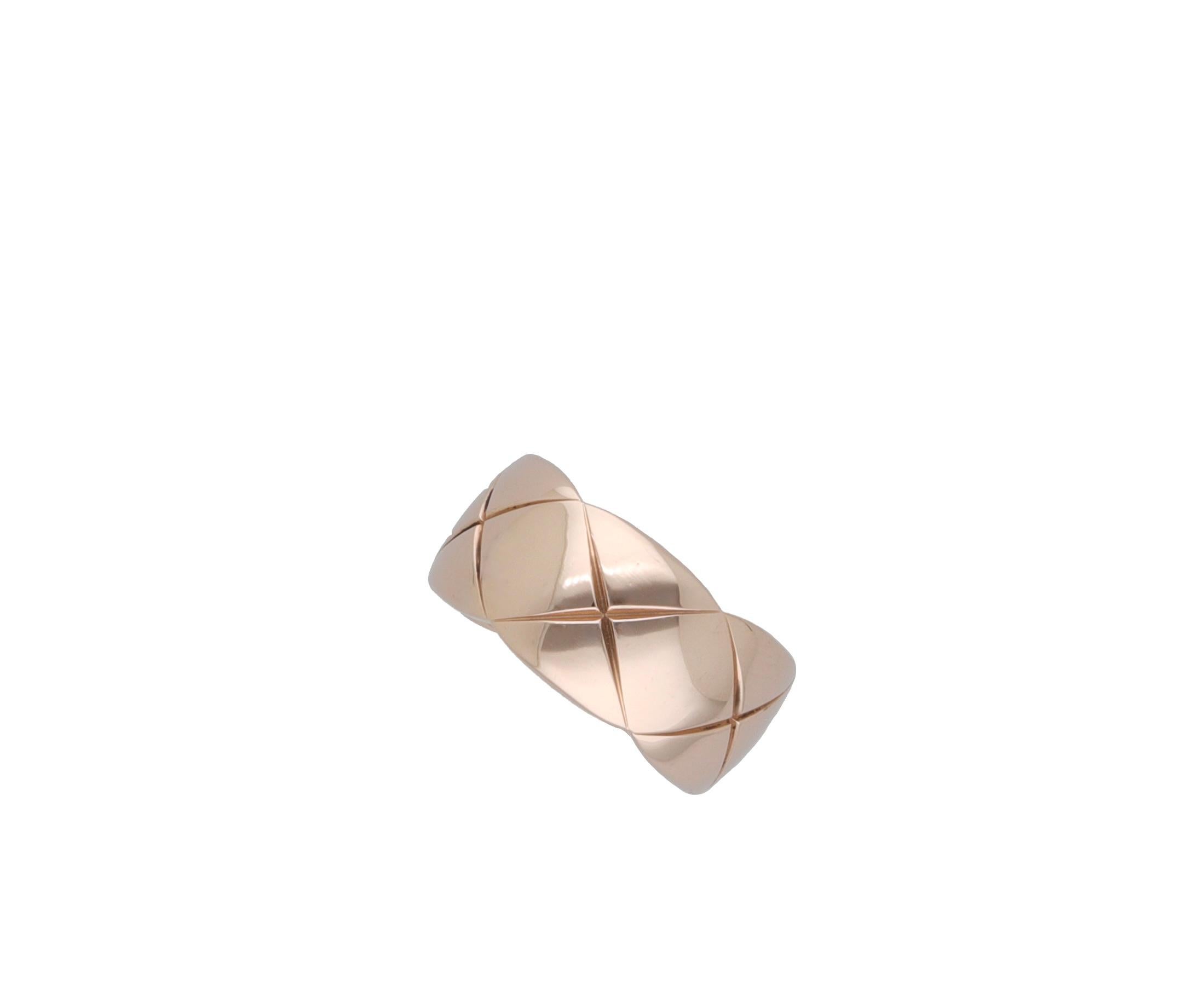 Chanel Ring Coco Crush Beige Gold 18 kt. For Sale 1