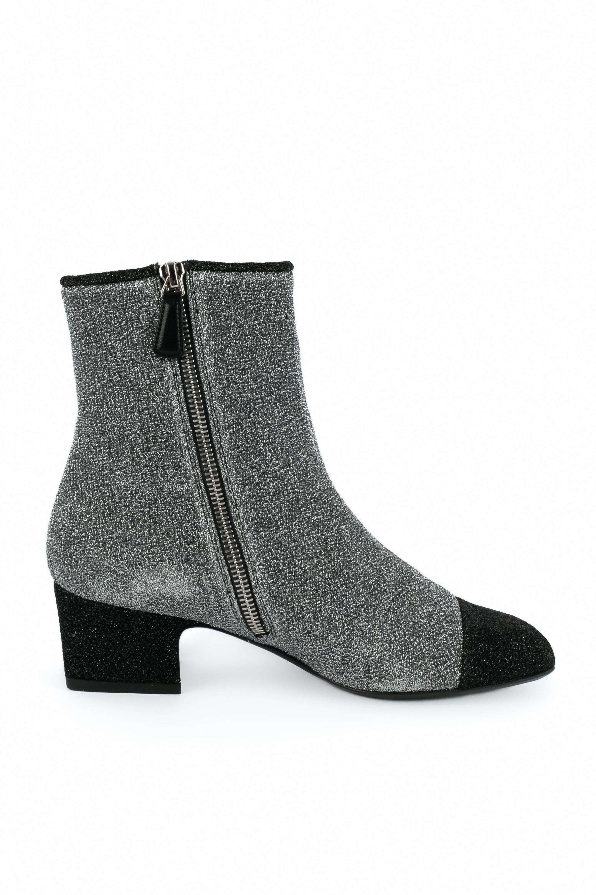 Stivaletti Chanel in vendita 1