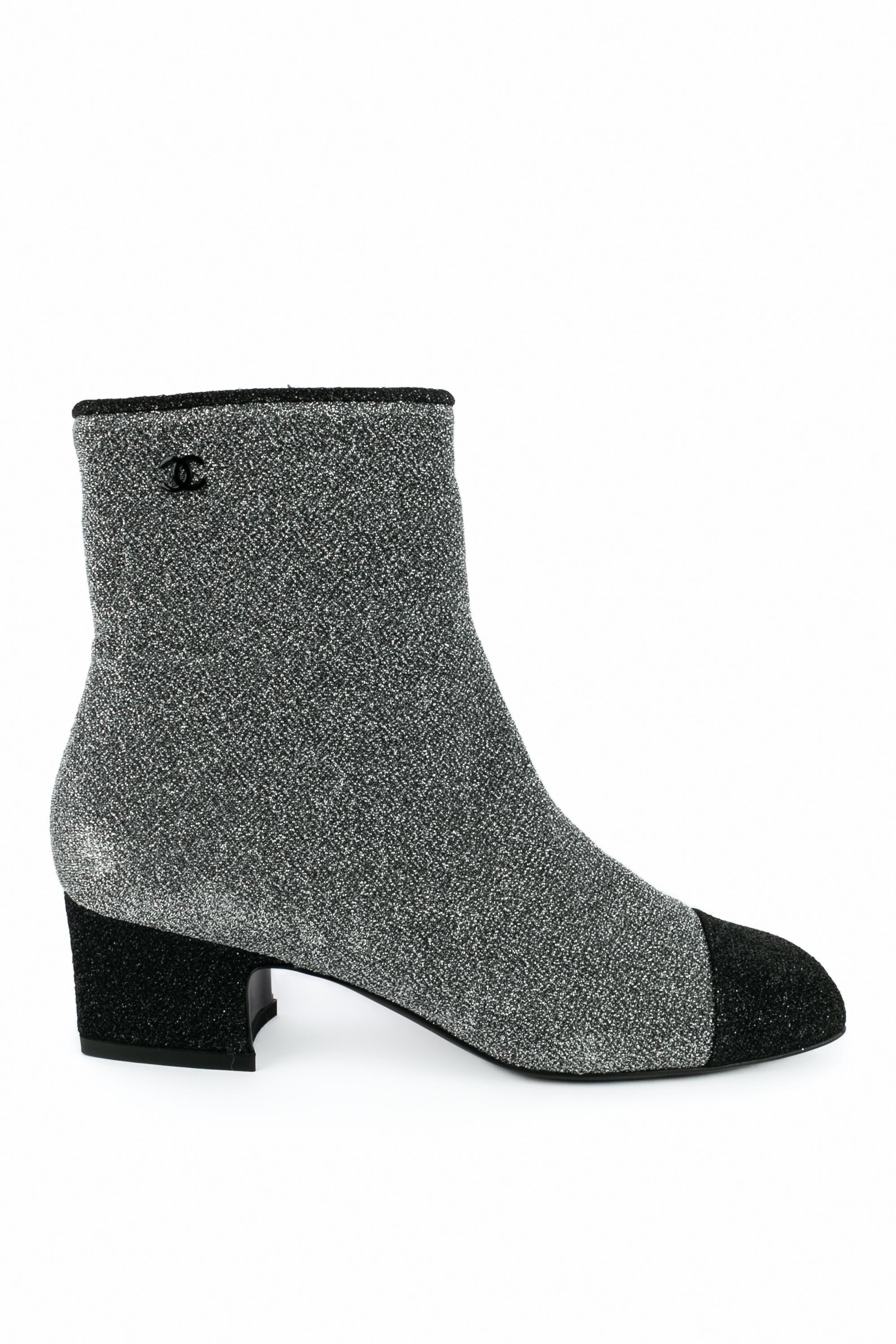 Stivaletti Chanel in vendita 2