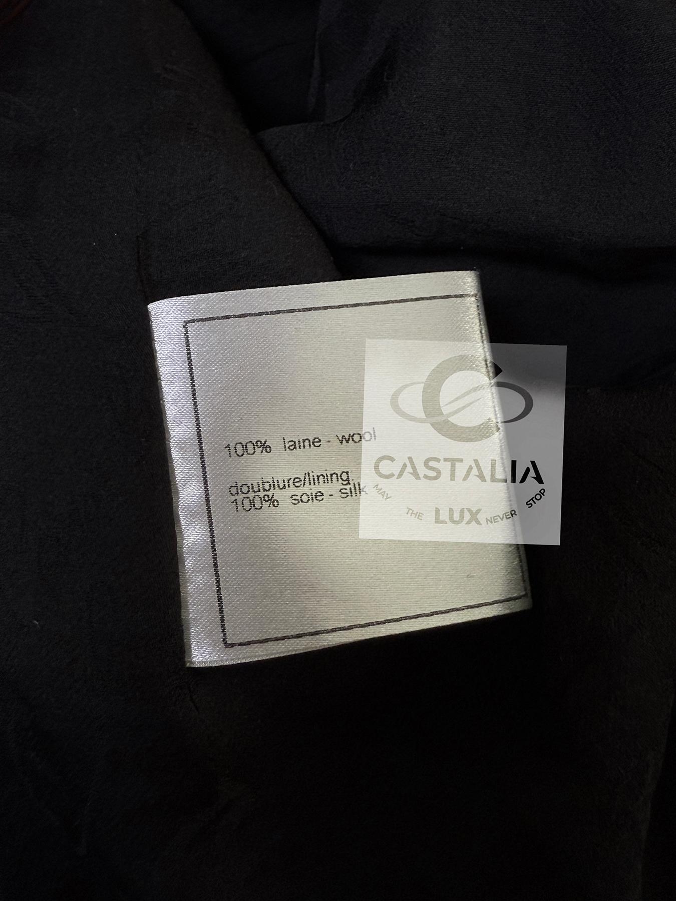 Chaqueta de tweed negra con adornos de cadenas estilo Chanel Anna Wintour 38 FR en venta 11