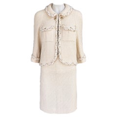 Chanel Anna Wintour Stile Ensemble in tweed ecru con accenti di catena 36 FR