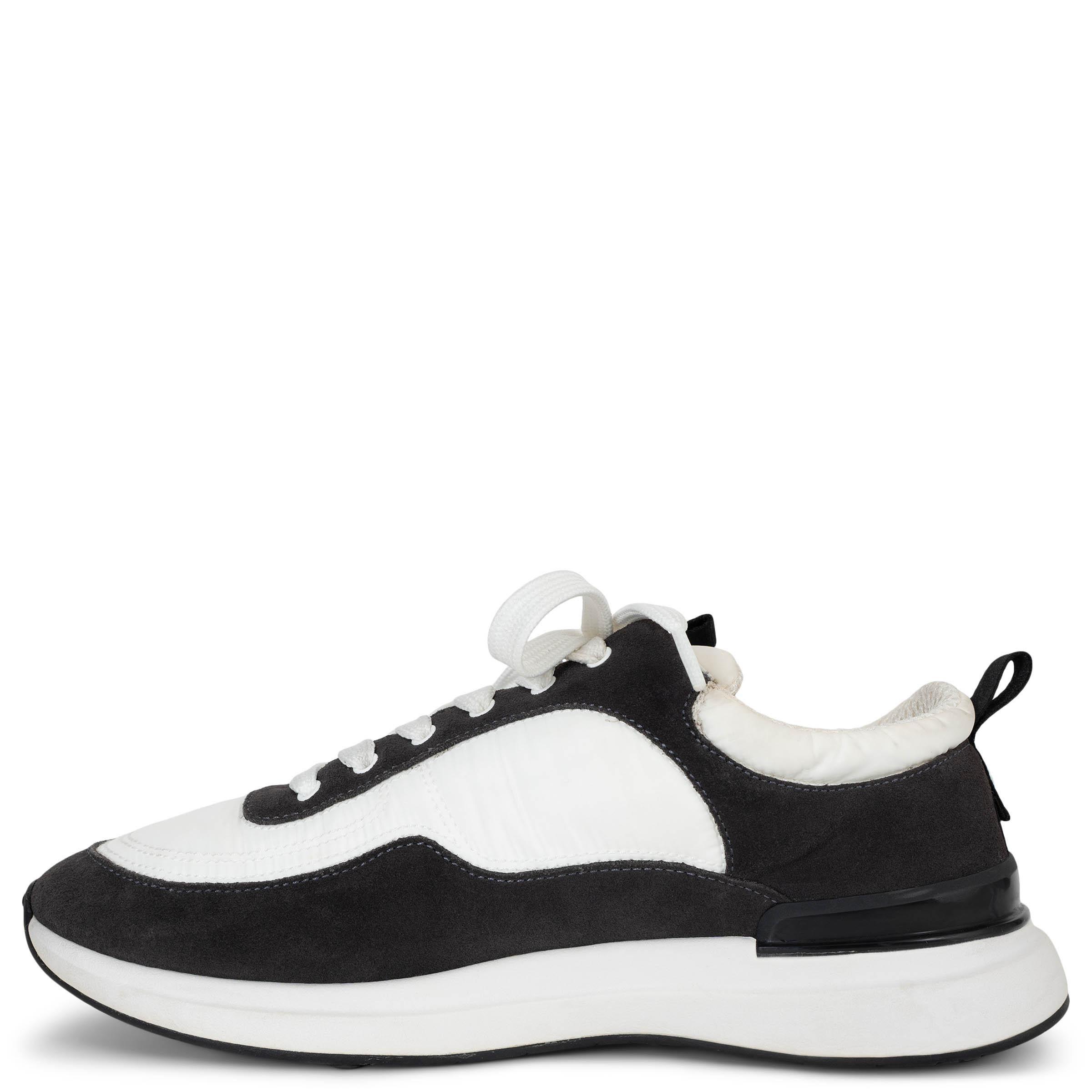 CHANEL anthrazitfarbene Turnschuhe aus Wildleder & weißem Nylon 21P LOW TOP Schuhe 39 passt 38,5 (Grau) im Angebot