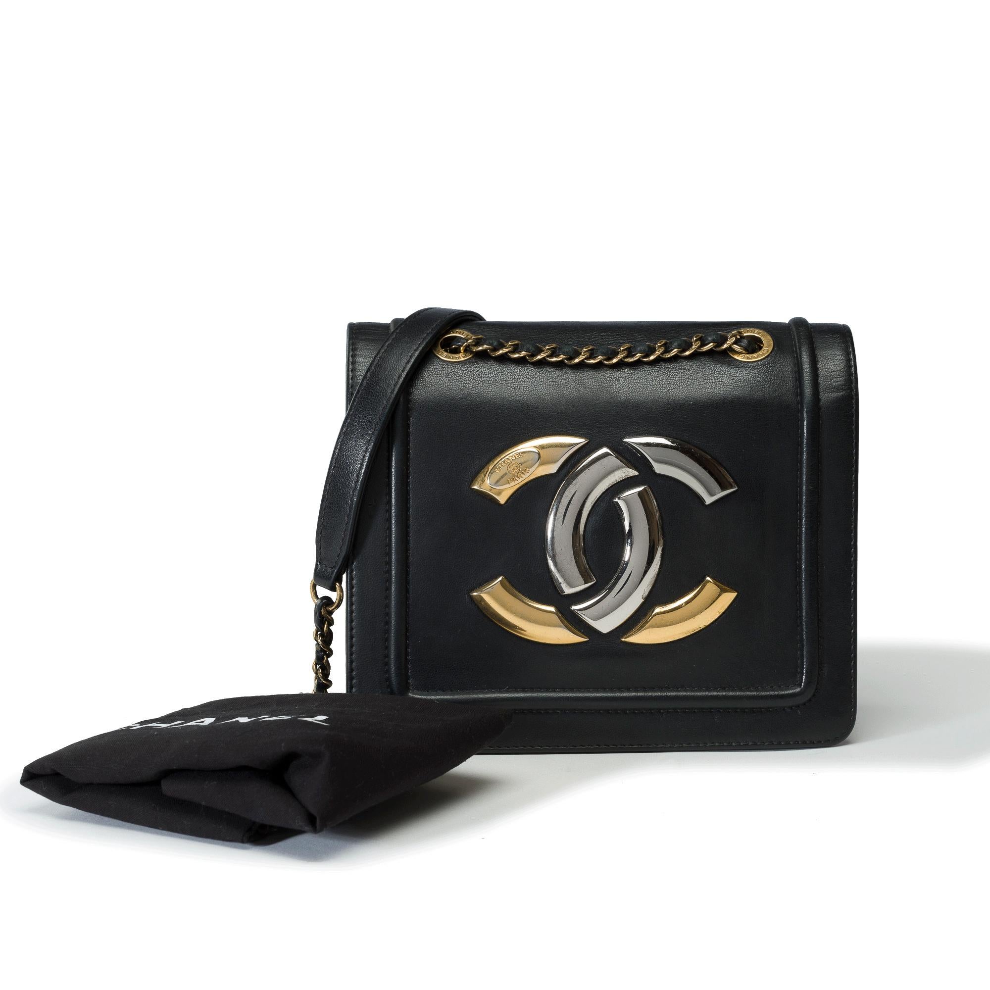 Exceptional​ ​&​ ​Rare​ ​limited​ ​edition​ ​Chanel​ ​Antico​ ​full​ ​flap​ ​shoulder​ ​bag​ ​in​ ​black​ ​lambskin​ ​leather,​ ​gold​ ​metal​ ​intertwined​ ​with​ ​black​ ​leather​ ​shoulder​ ​strap​ ​allowing​ ​hand,​ ​shoulder​ ​or​ ​crossbody​