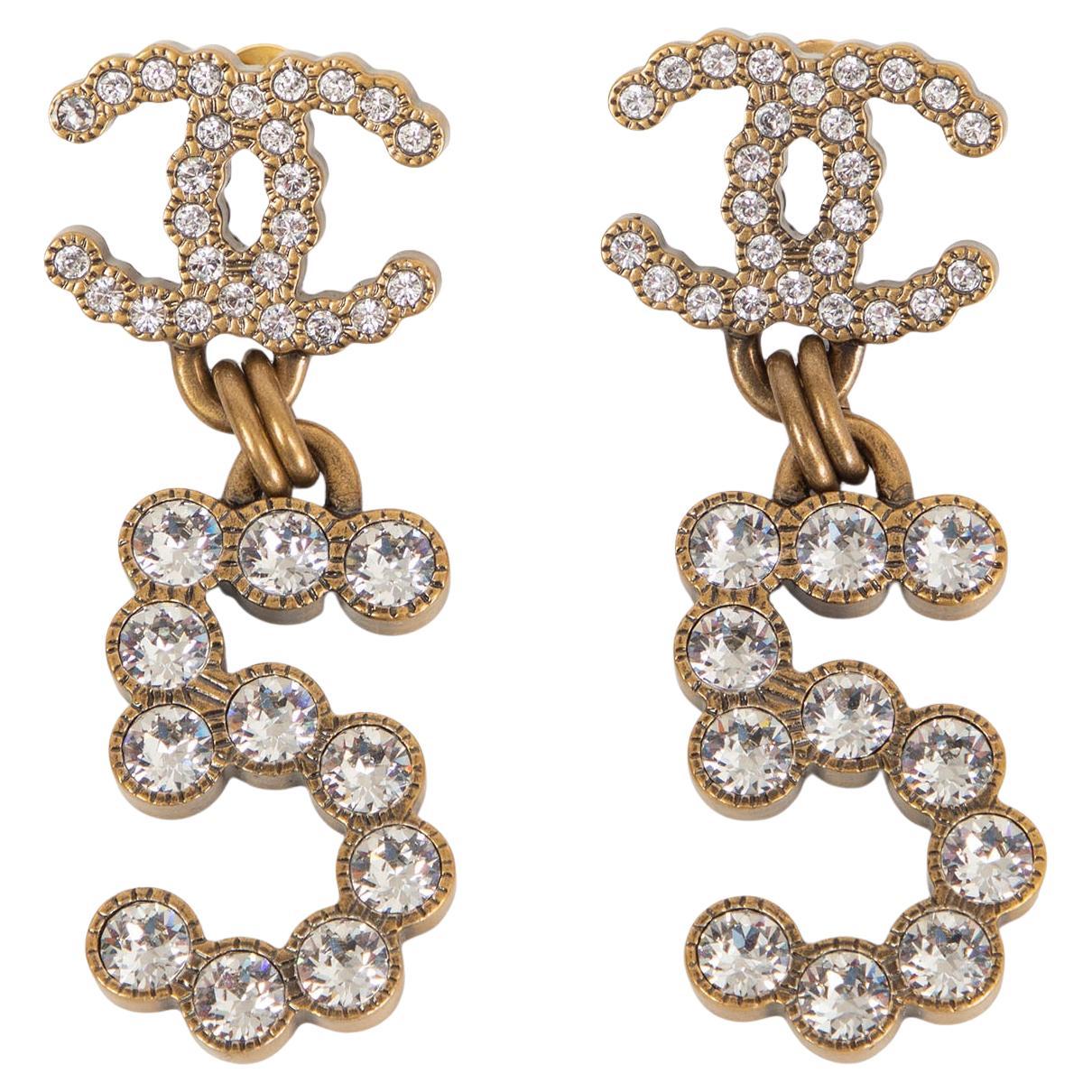 CHANEL antique gold 2020 CC NO 5 Drop Earrings For Sale