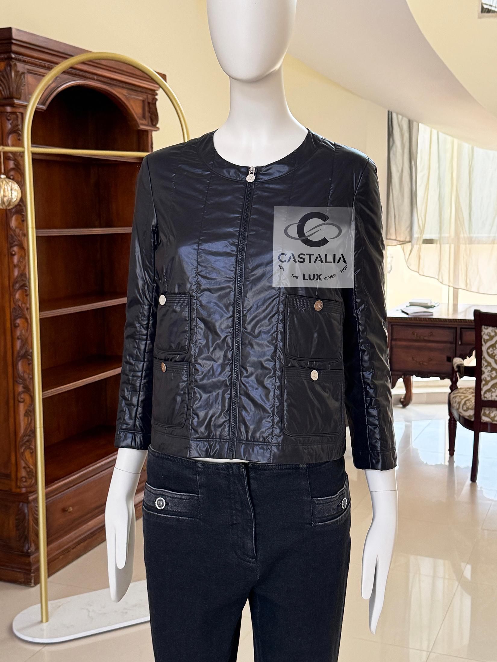 Chanel Apres Ski Style CC Logo Buttons Chaqueta Negra 34 FR en venta 5