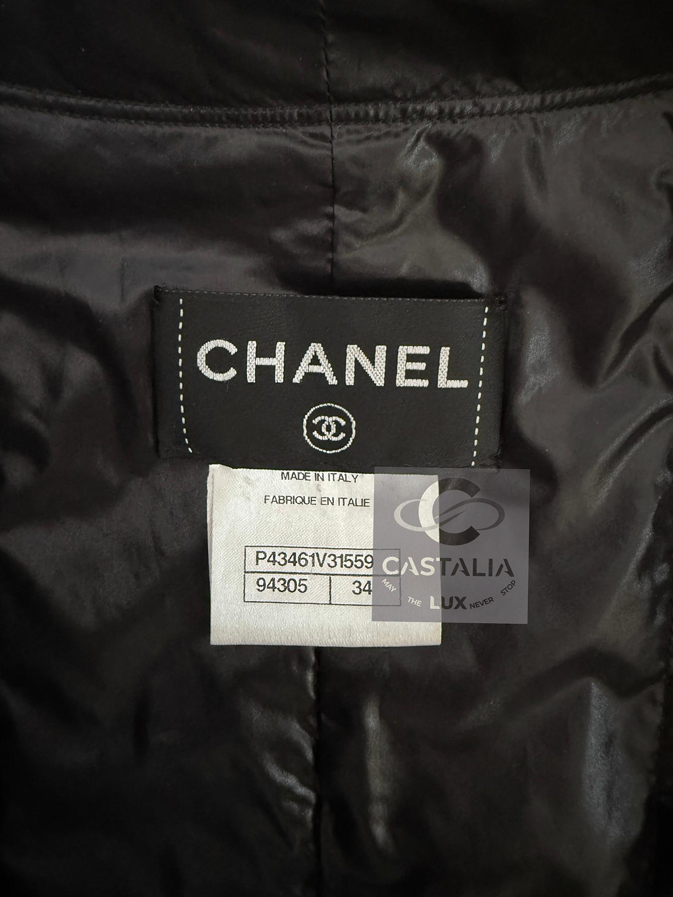 Chanel Apres Ski Style CC Logo Buttons Chaqueta Negra 34 FR en venta 8