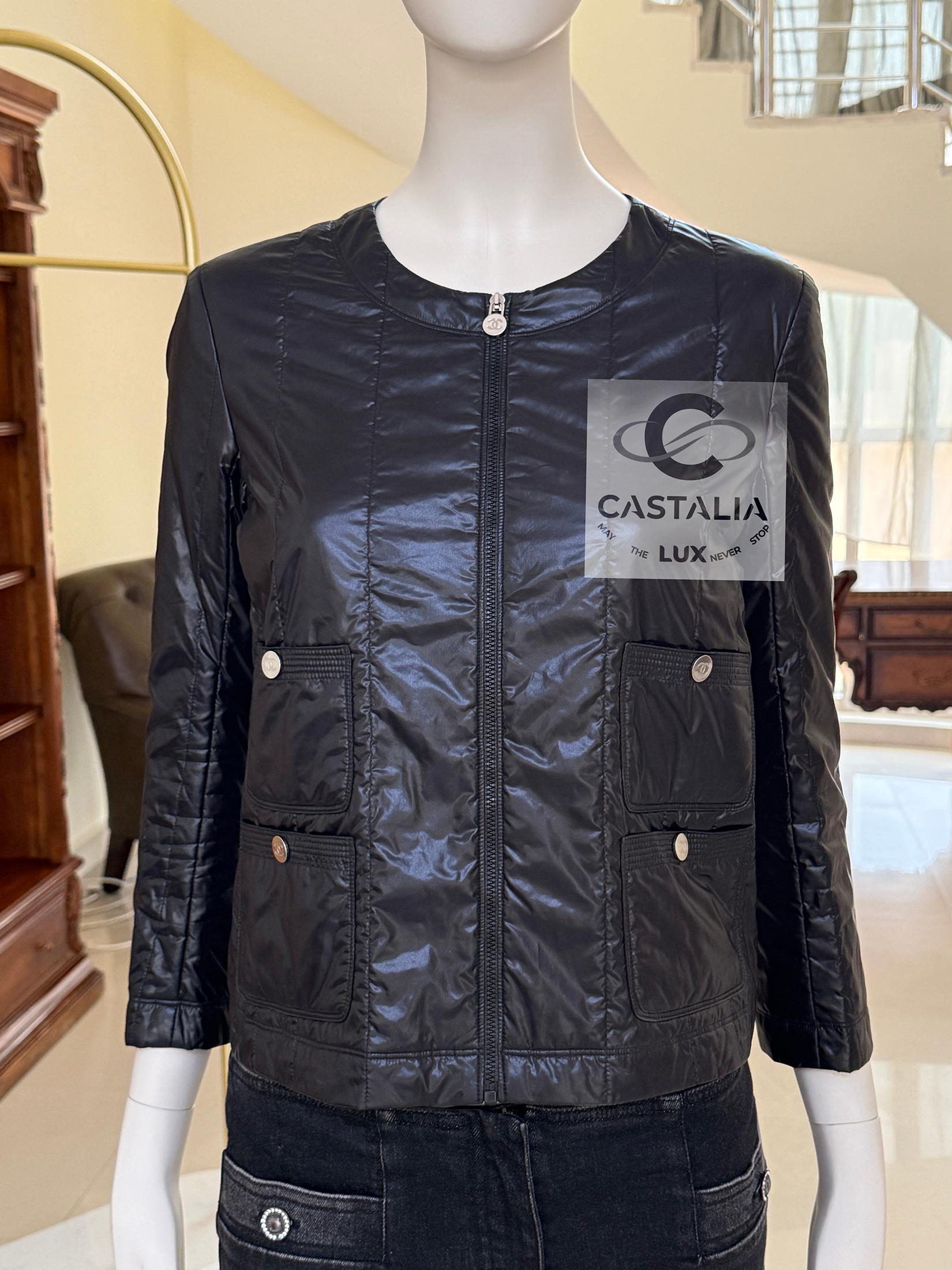 Chanel Apres Ski Style CC Logo Buttons Chaqueta Negra 34 FR Negro en venta