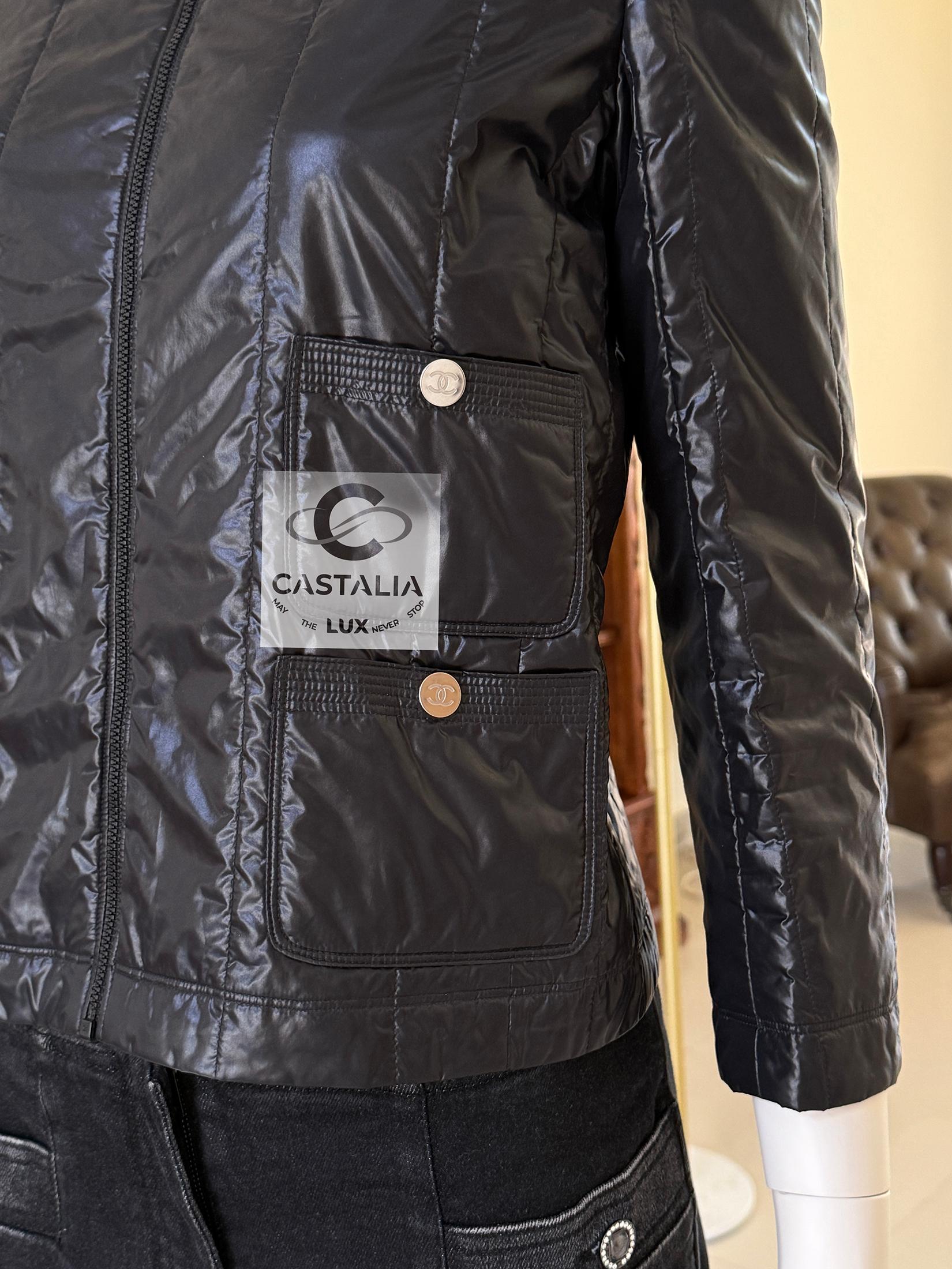 Chanel Apres Ski Style CC Logo Buttons Chaqueta Negra 34 FR en venta 4