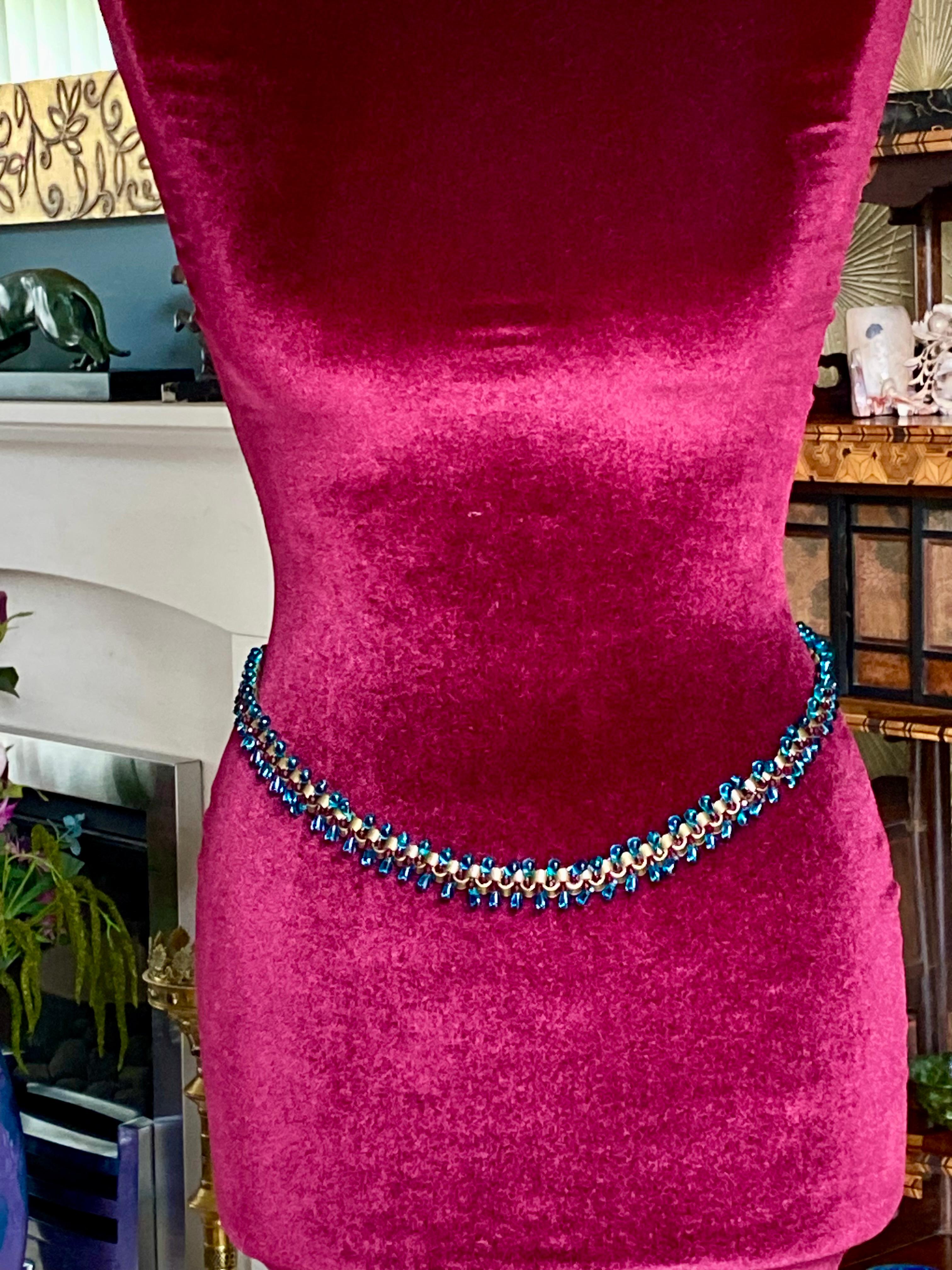 Cintura/collana di perline Chanel color acquamarina in vendita 10