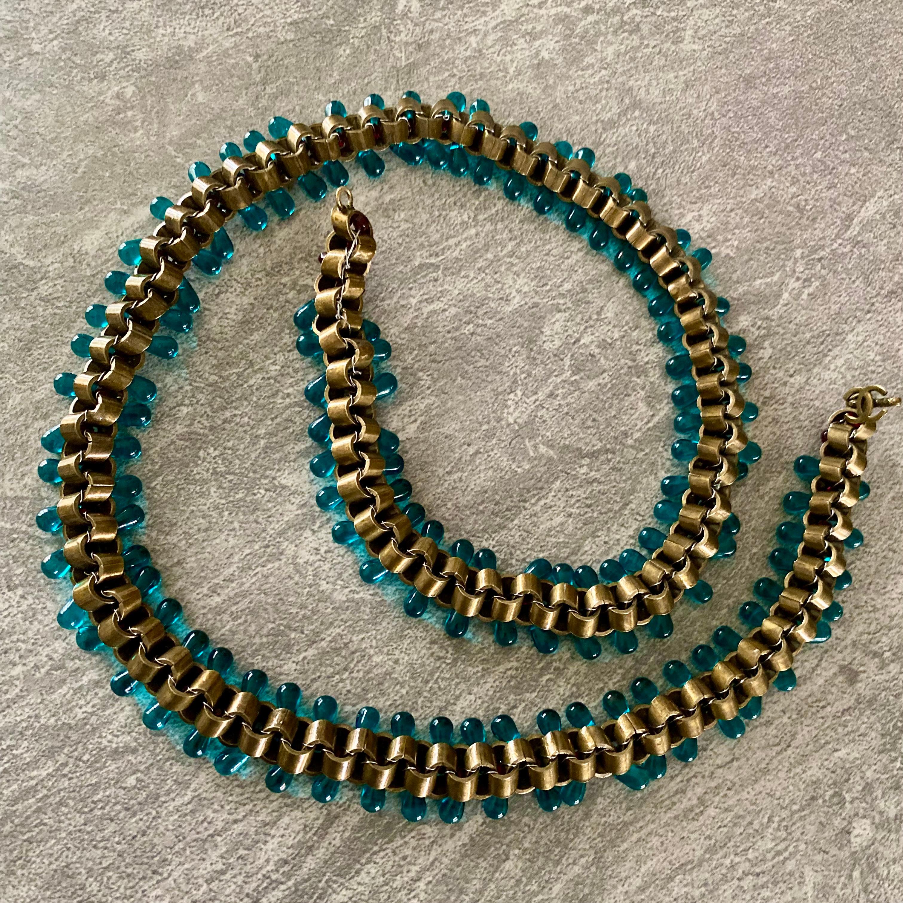 Cintura/collana di perline Chanel color acquamarina in vendita 12