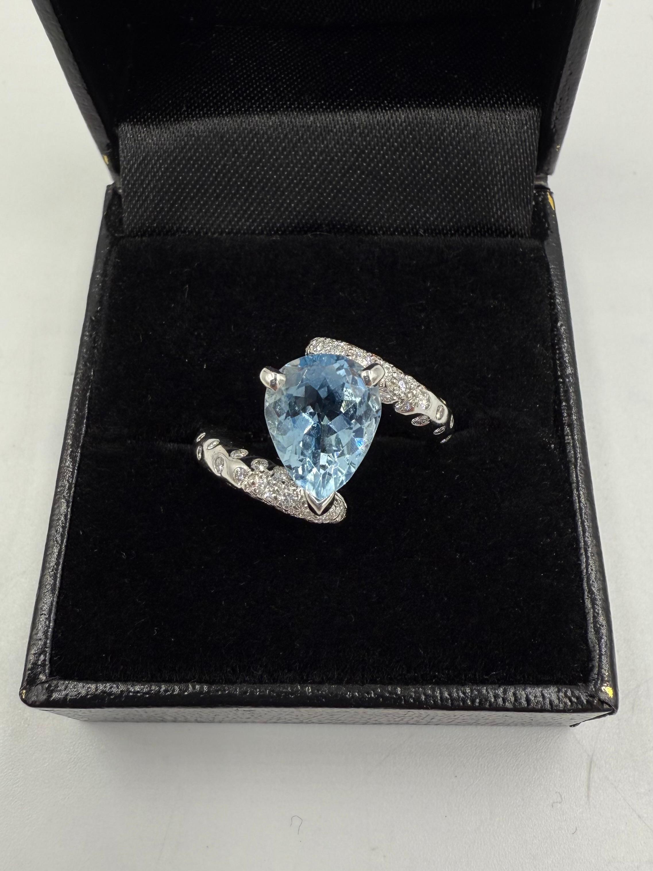 Anello Chanel Acquamarina Diamante Stella Cometa in oro bianco 18k In condizioni buone in vendita a Los Angeles, CA