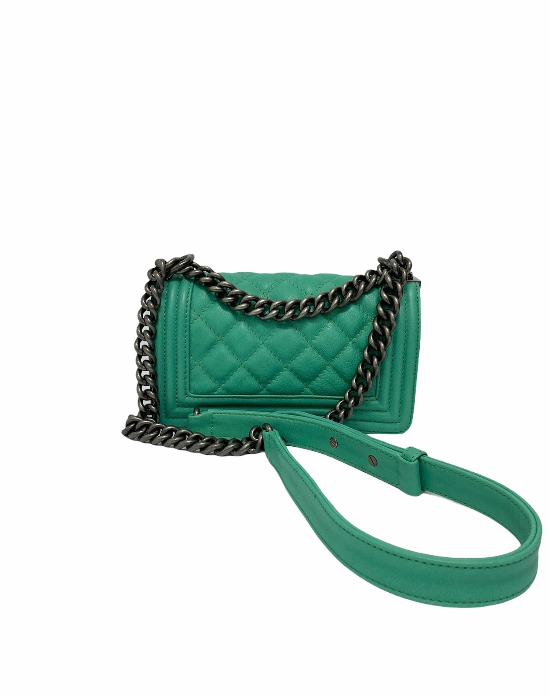 Chanel Aquamarine Green Leather Boy Bag In Excellent Condition For Sale In Torre Del Greco, IT