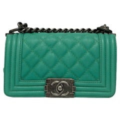 Chanel Chanel Boy Bag aus grünem Leder in Aquamarin