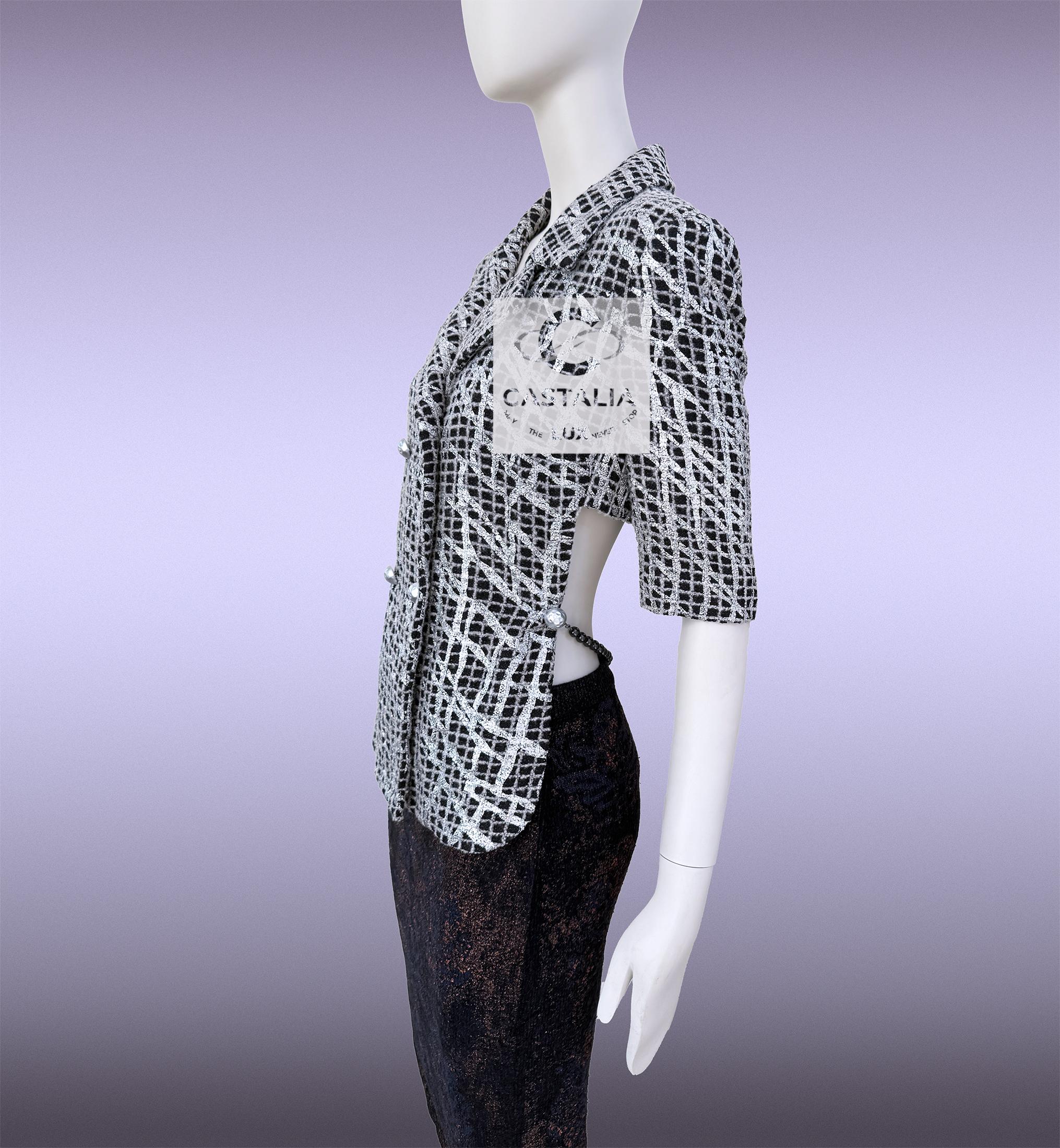 Chaqueta de tweed Chanel Aquatic Reverie con cinturón de perlas en venta 4