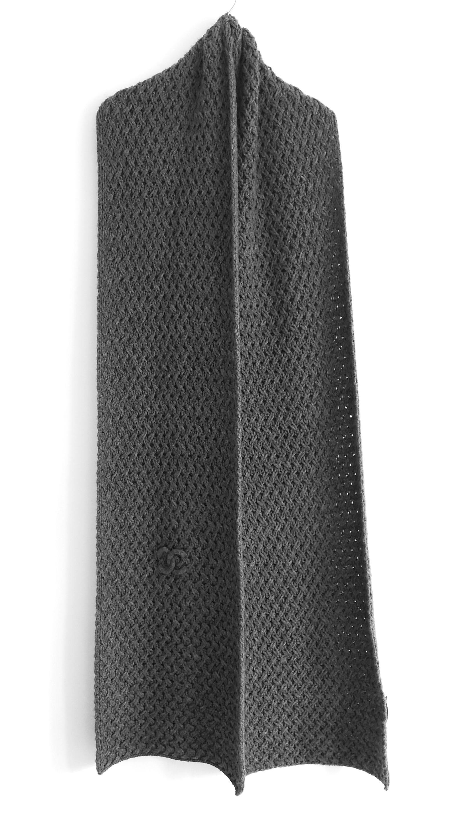 Gray Chanel Archival CC Logo Chunky Grey Cashmere Scarf Stole For Sale
