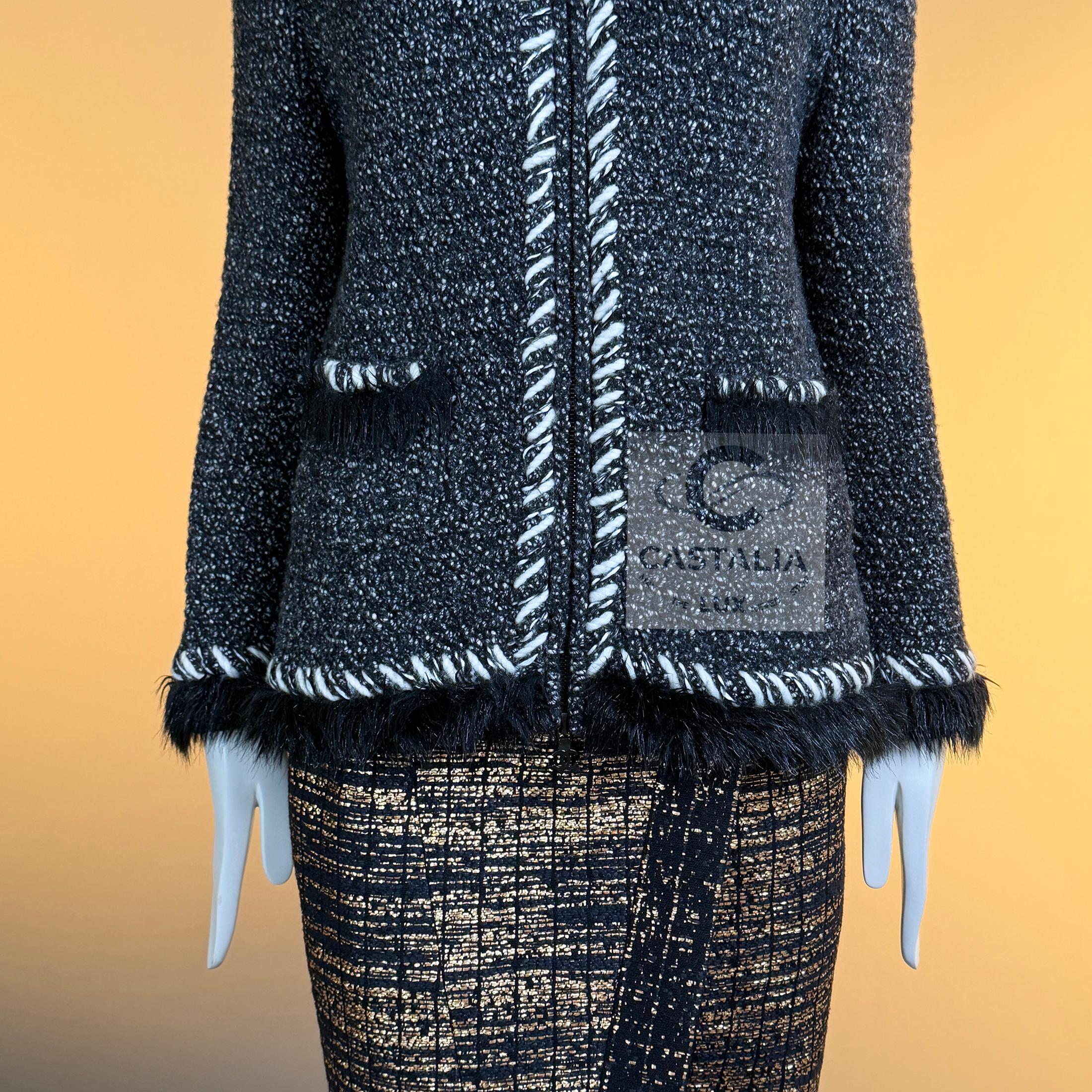CHANEL Arctic Collection Giacca in morbido cashmere bouclé 42 FR in vendita 6