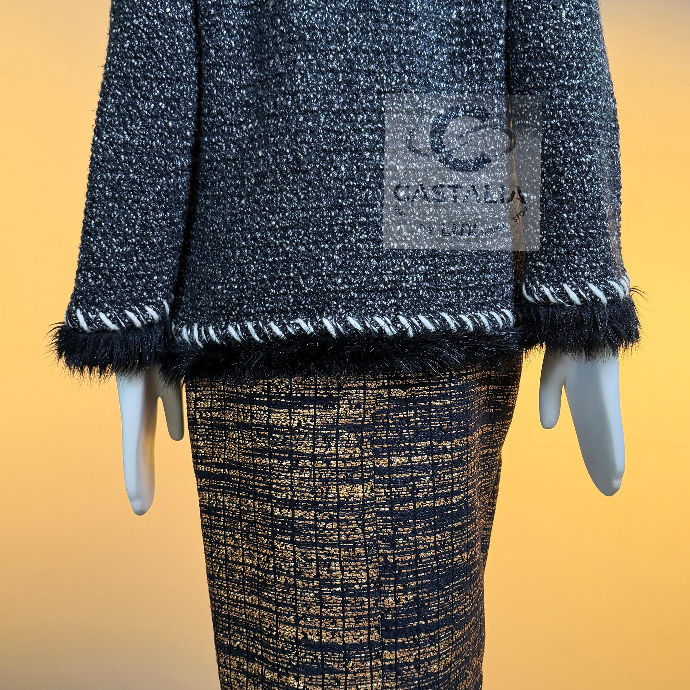 CHANEL Arctic Collection Giacca in morbido cashmere bouclé 42 FR in vendita 9