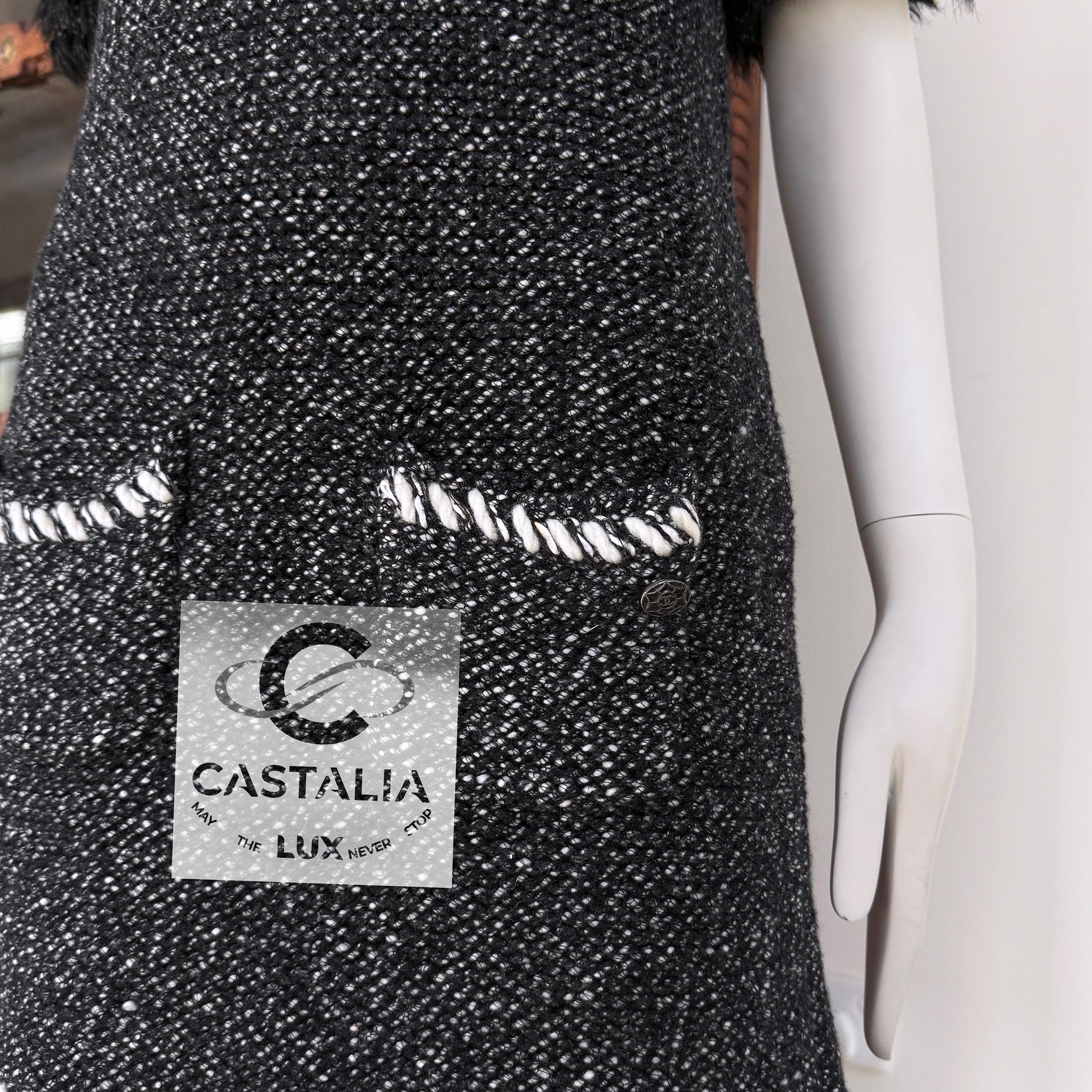 Chanel Arctic Collection Relaxed Style Cashmere Dress 40 FR For Sale 10