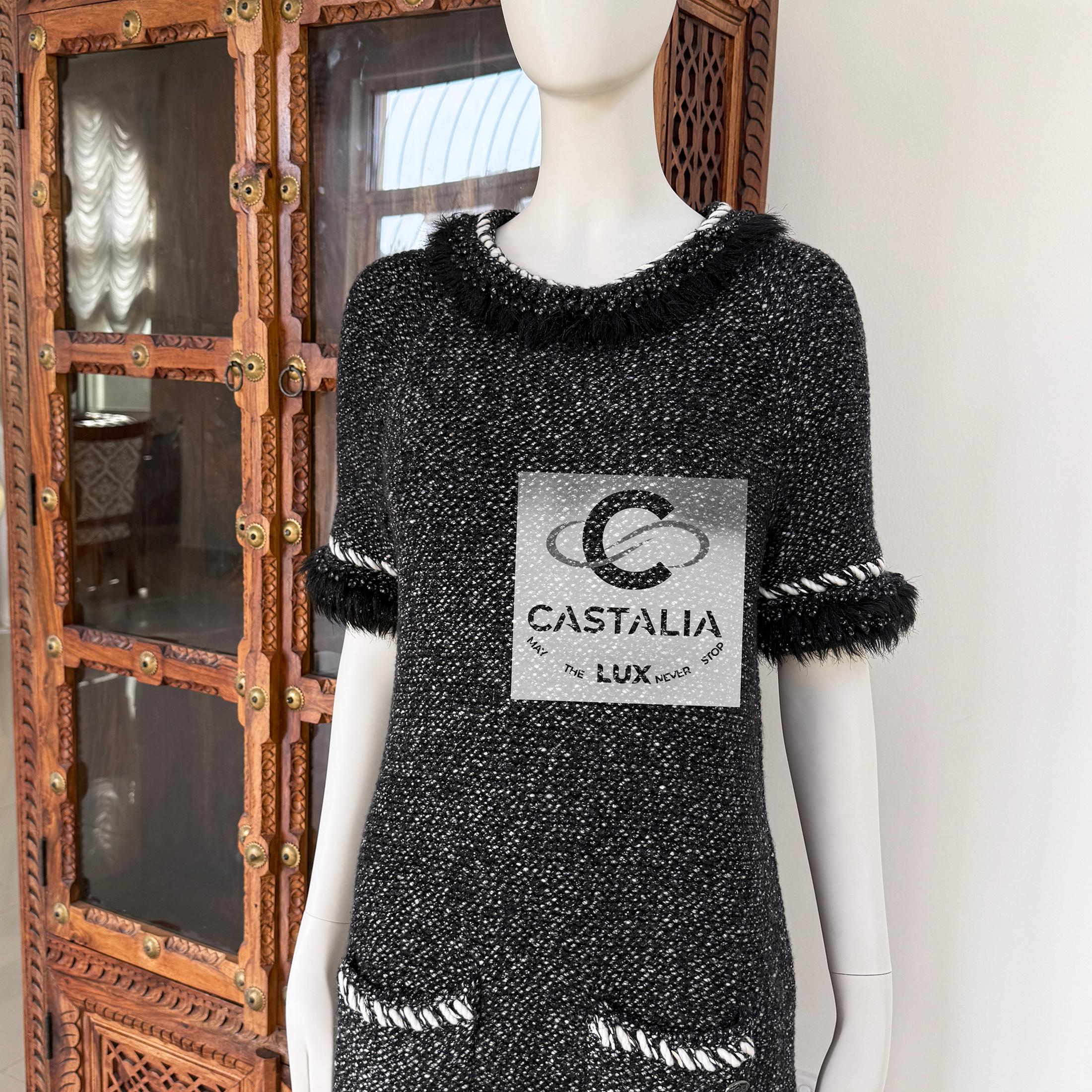 Chanel Arctic Collection Relaxed Style Cashmere Dress 40 FR For Sale 13