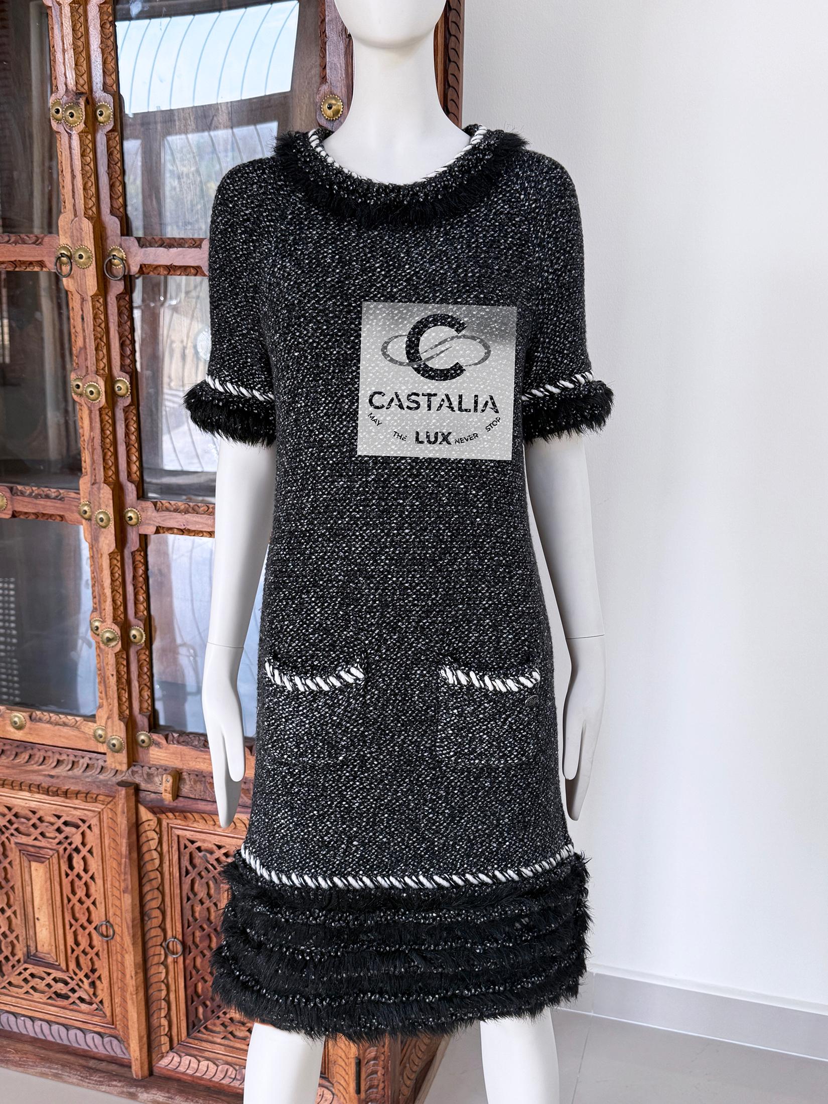 Chanel Arctic Collection Relaxed Style Cashmere Dress 40 FR For Sale 1