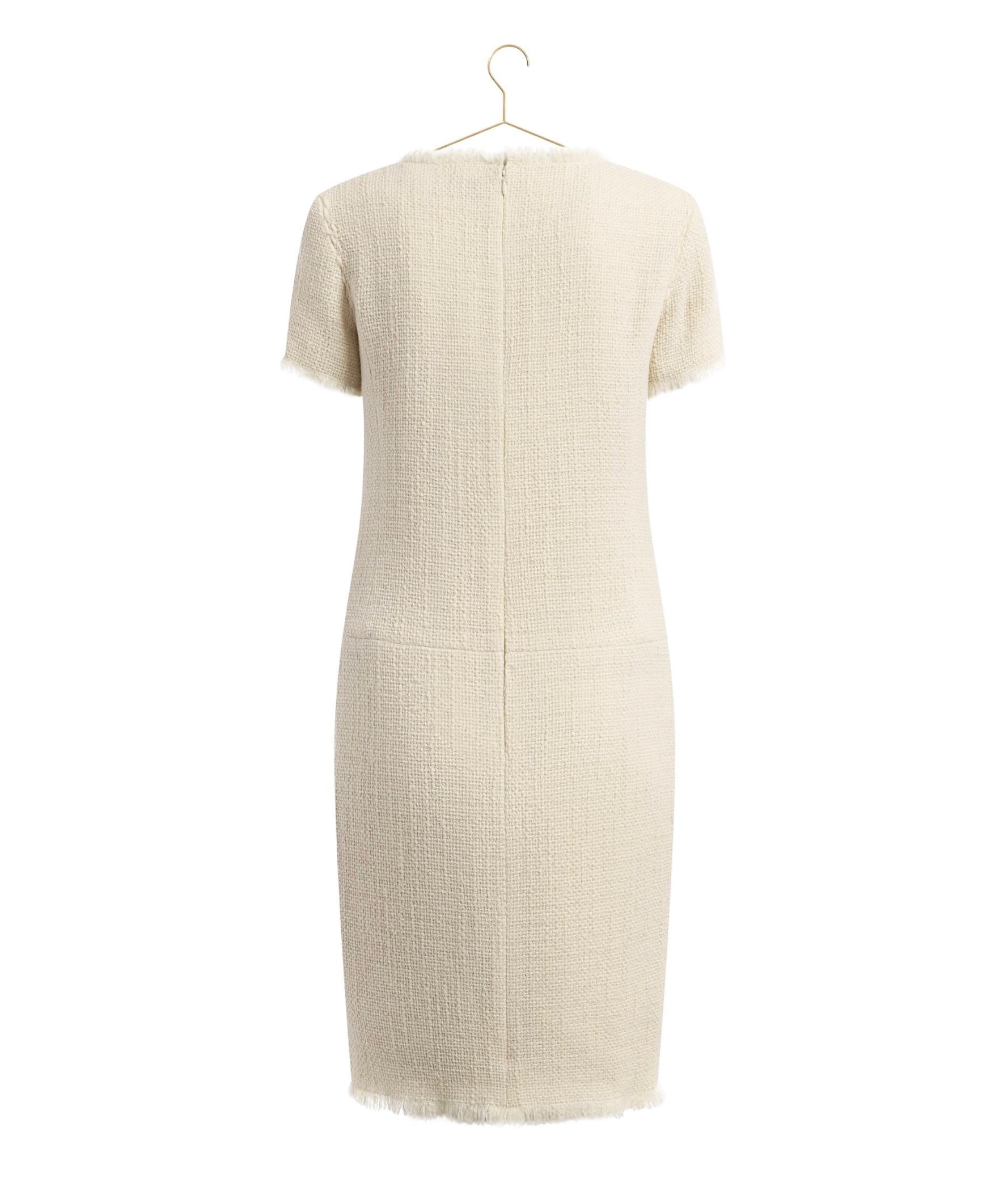Chanel Arctic Collection Runway Fringe Tweed Ensemble 38 FR in vendita 6