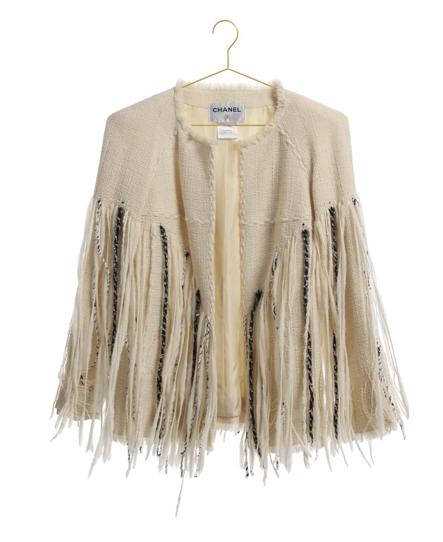 Chanel Arctic Collection Runway Fringe Tweed Ensemble 38 FR in vendita 4
