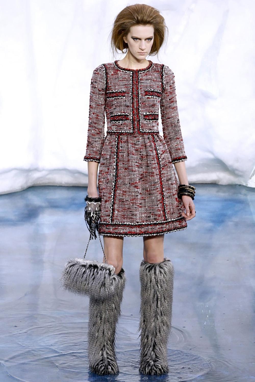 Marrone Campaigner Chanel Arctic Ice Abito in tweed Lesage