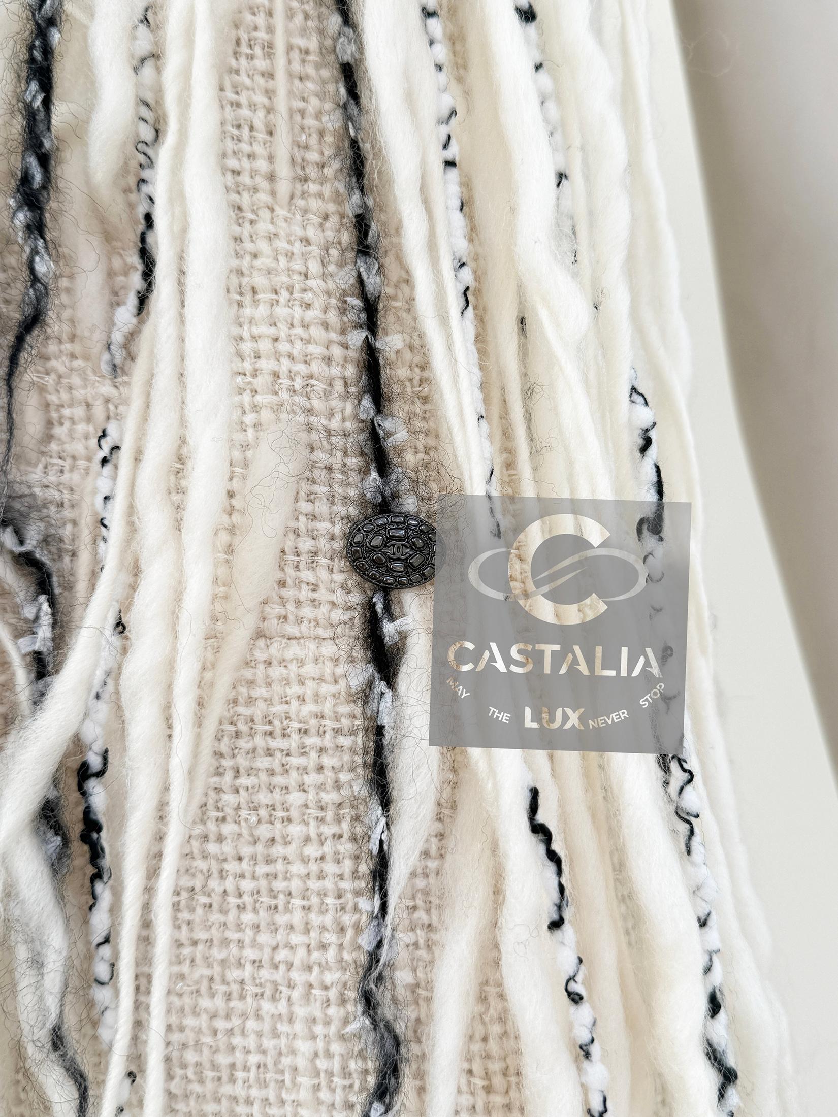 Chanel Arctic Ice Collection Iconic Fringe Tweed Dress 38 FR in vendita 6