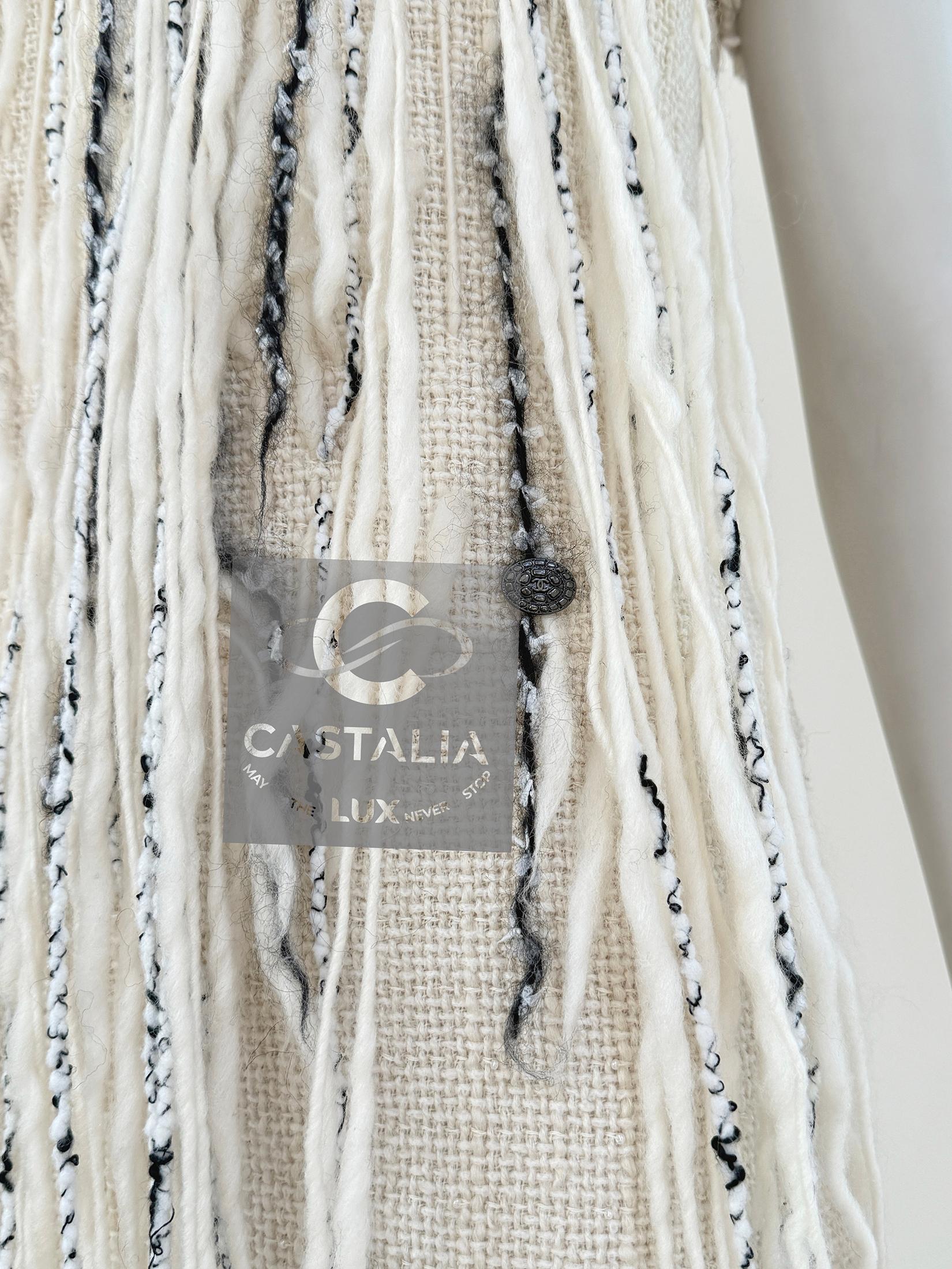 Chanel Arctic Ice Collection Iconic Fringe Tweed Dress 38 FR in vendita 11