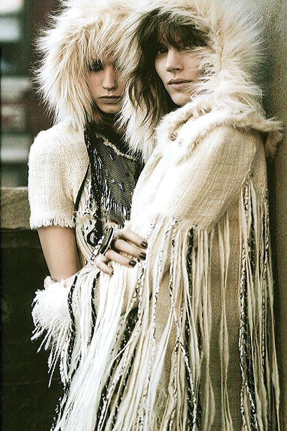 Chanel Arctic Ice Collection Iconic Fringe Tweed Dress 38 FR In condizioni ottime in vendita a Dubai, AE