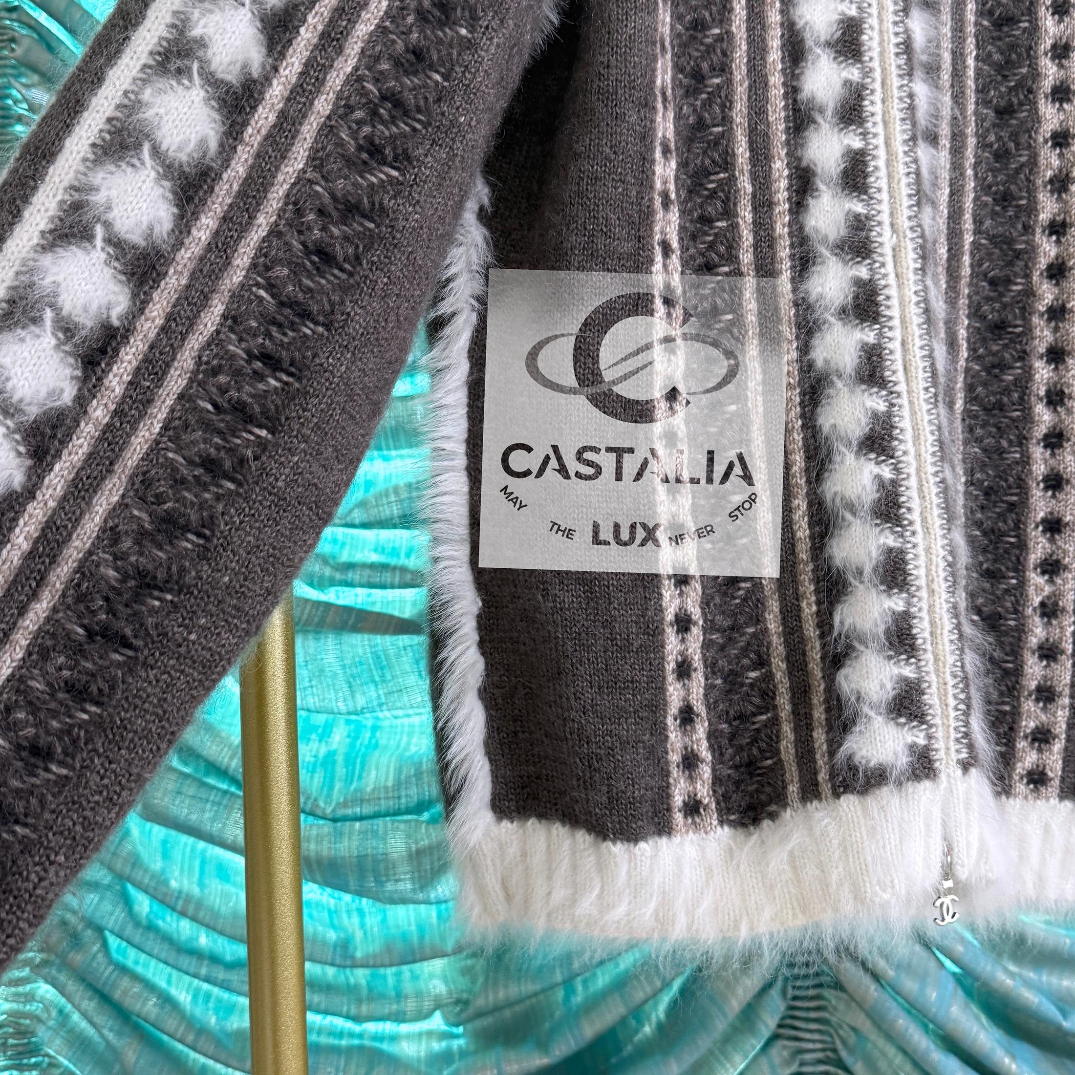 Chanel Arctic Ice Iconic Fluffy Cardigan 42 FR in vendita 8