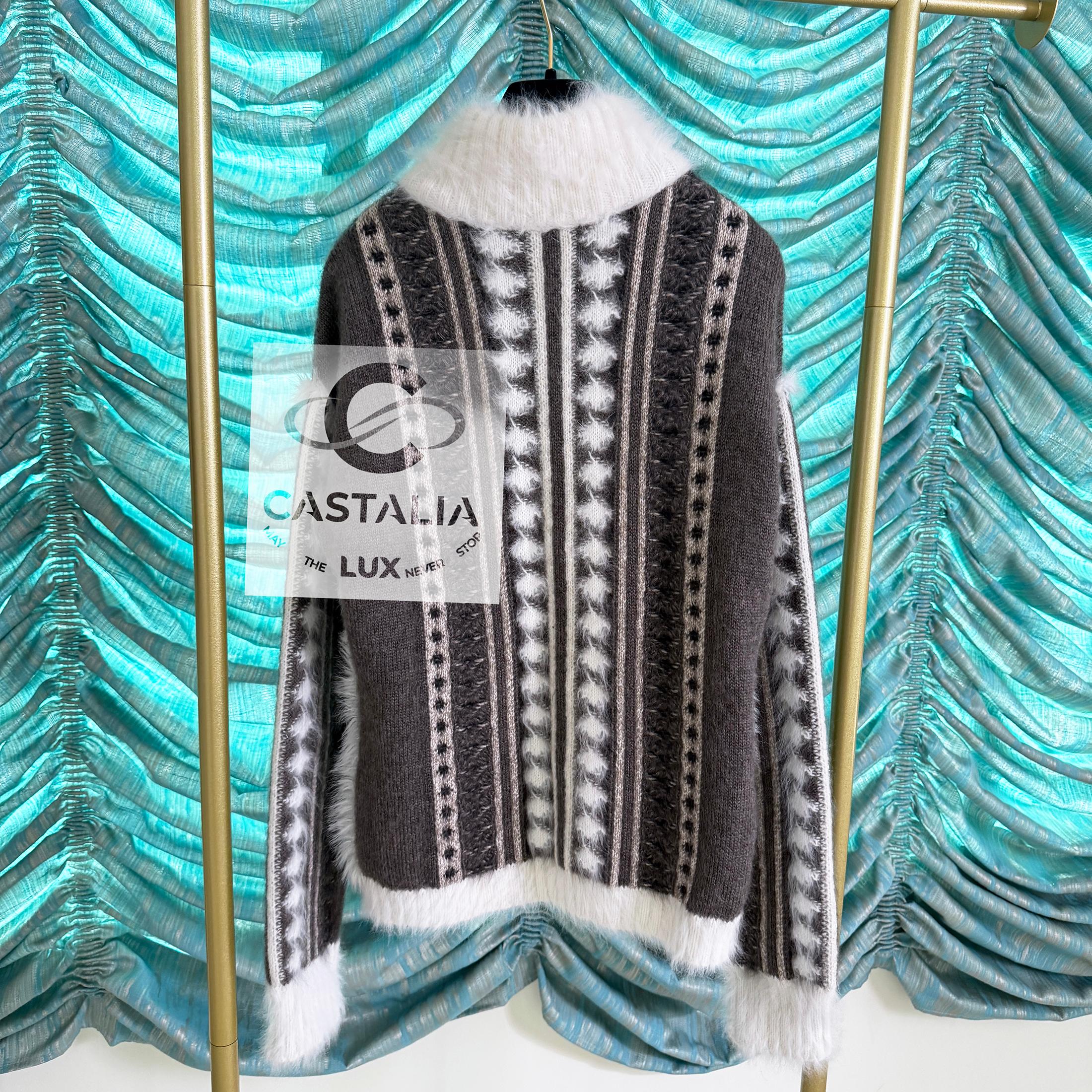 Chanel Arctic Ice Iconic Fluffy Cardigan 42 FR in vendita 11