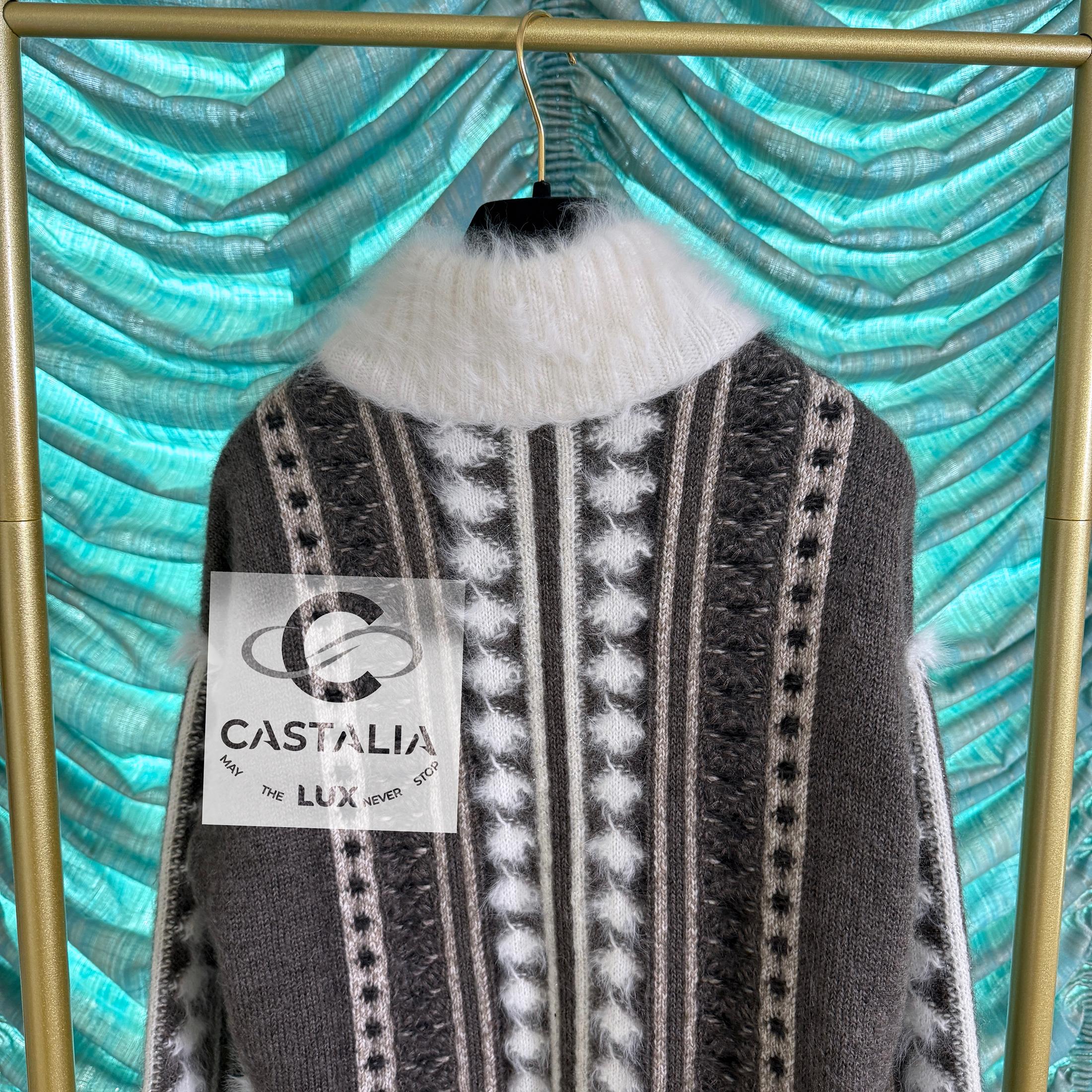 Chanel Arctic Ice Iconic Fluffy Cardigan 42 FR in vendita 12